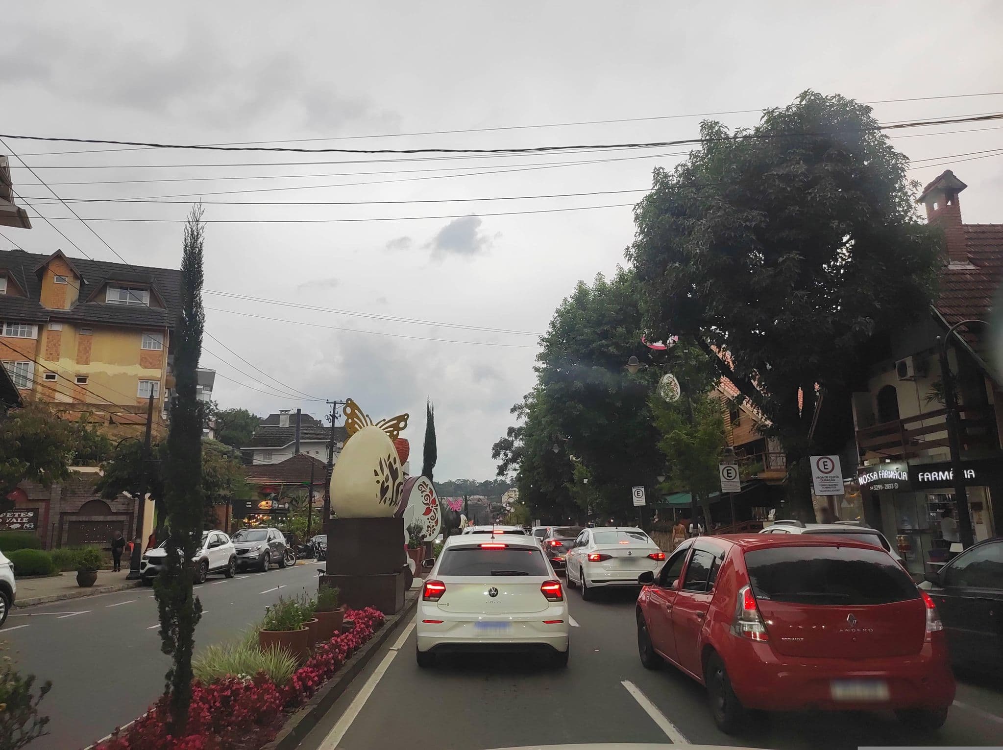 Street view near Hotel Giardino Di Pietra, Gramado — © diegokrein (CC BY-SA · Mapillary)