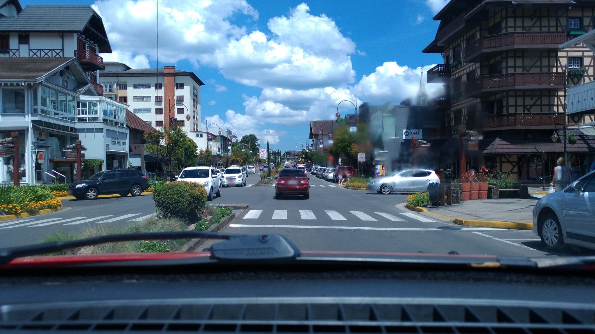 Street view near hotel bela vista, Gramado — © viniciusgrassi (CC BY-SA · Mapillary)