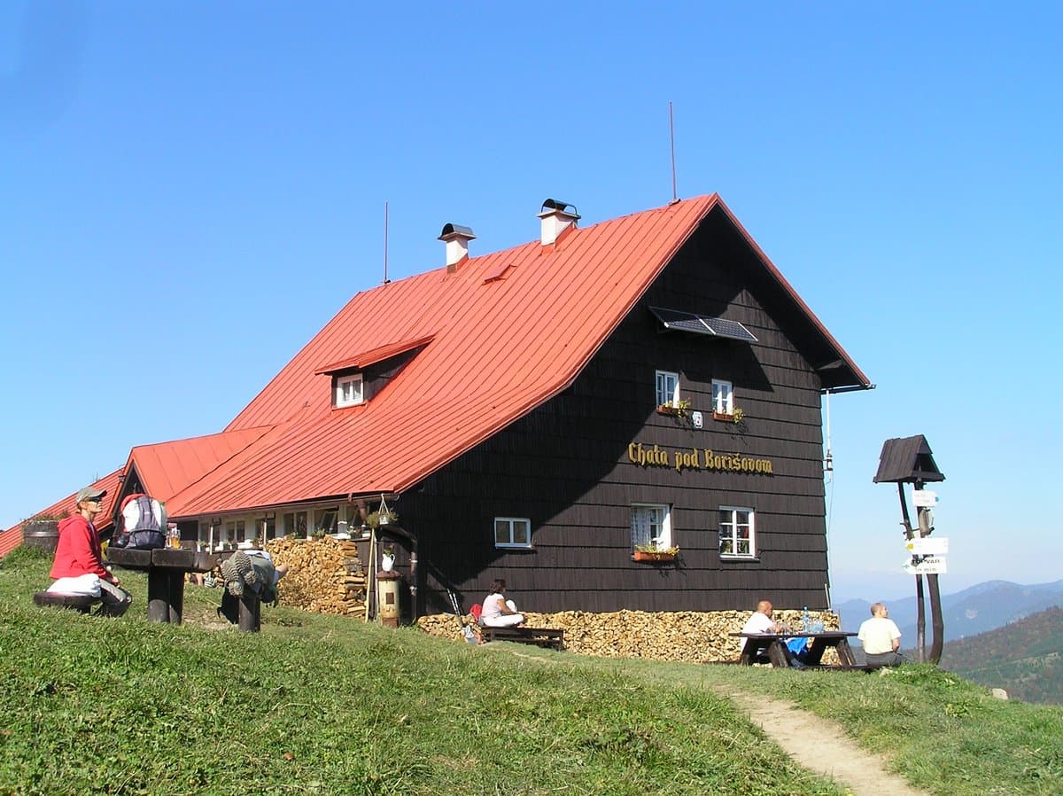 Chata pod Borišovom (via Wikimedia Commons, Attribution)
