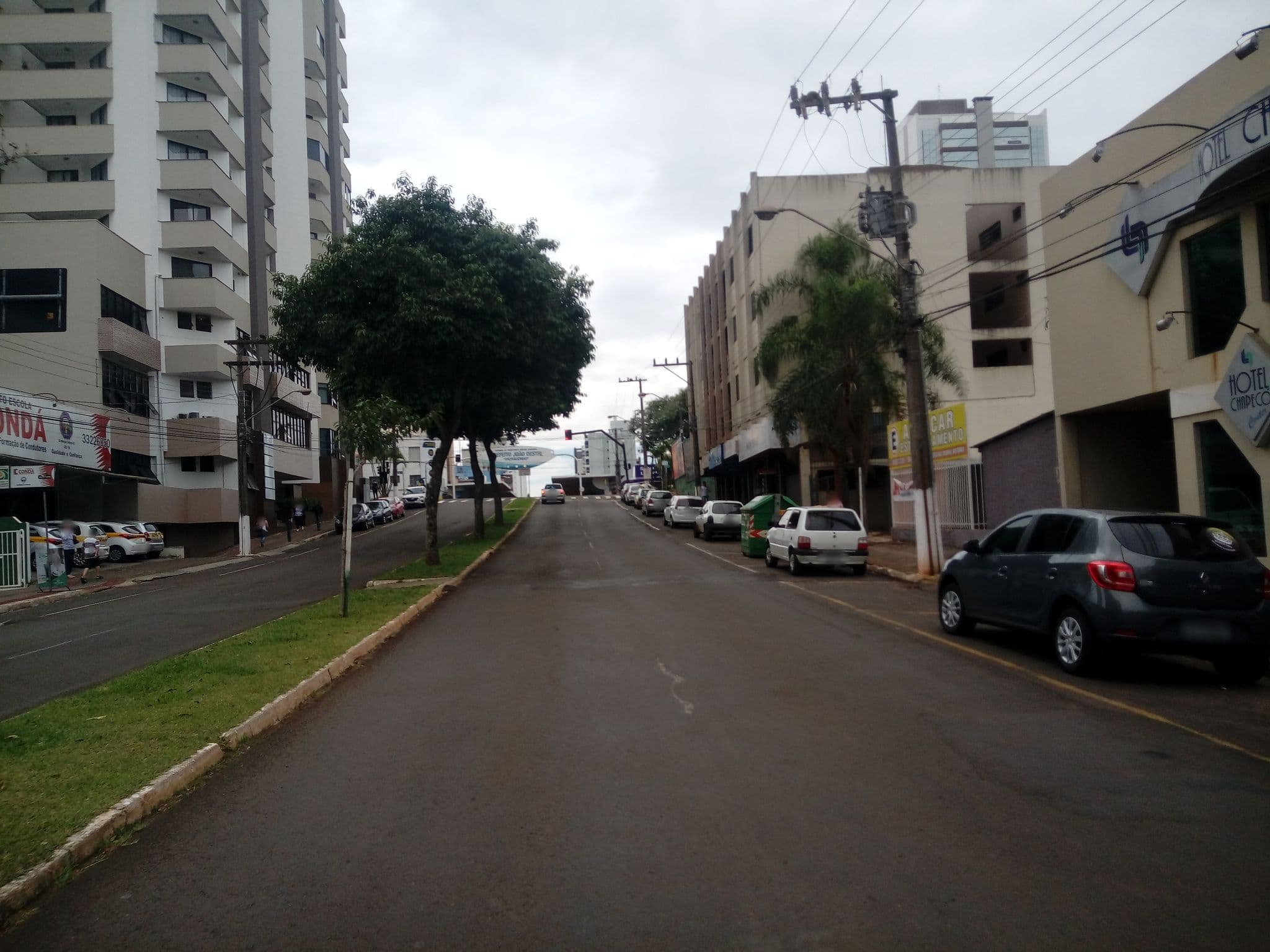Street view near Hotel Chapecó Center, Chapecó — © dclarks (CC BY-SA · Mapillary)