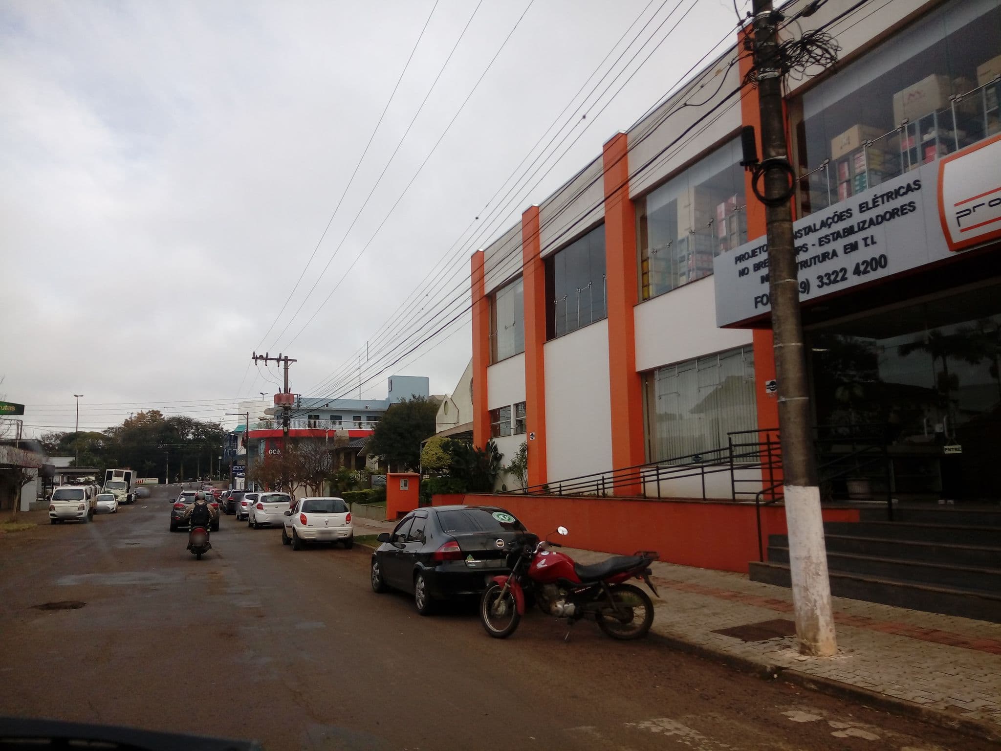 Street view near Hotel de Trânsito - ABEPOM, Chapecó — © dclarks (CC BY-SA · Mapillary)