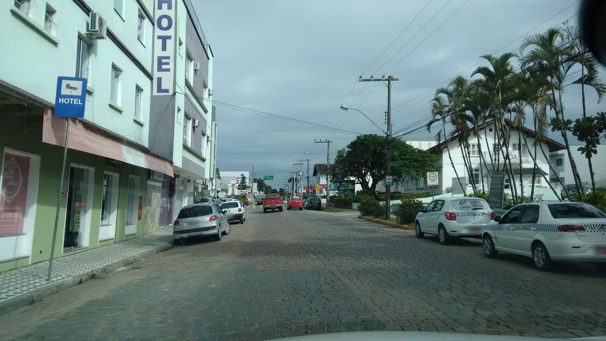 Street view near Del Vale Hotel, Timbó — © alvarenga (CC BY-SA · Mapillary)