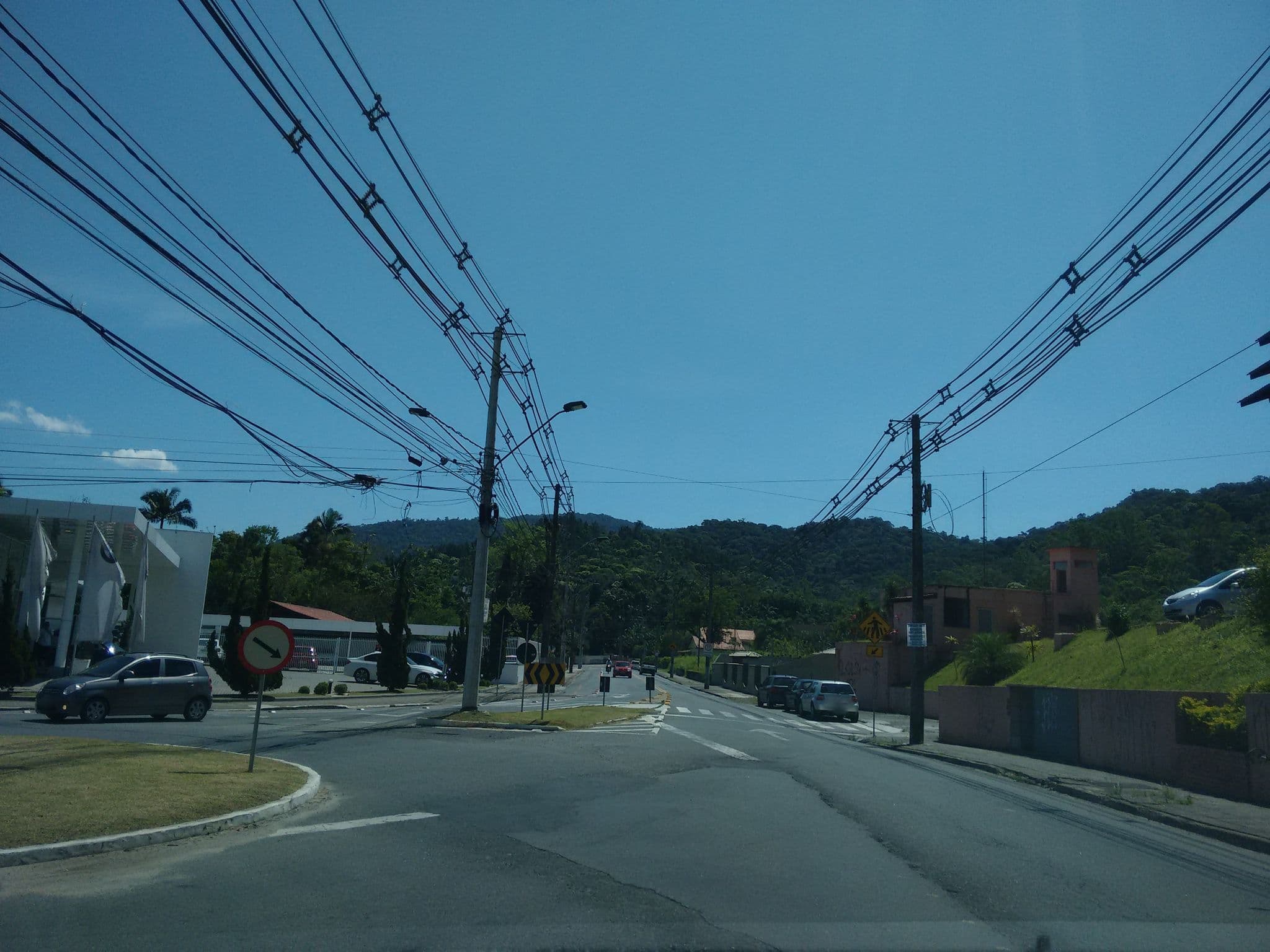 Street view near Quality Hotel Blumenau, Blumenau — © alvarenga (CC BY-SA · Mapillary)