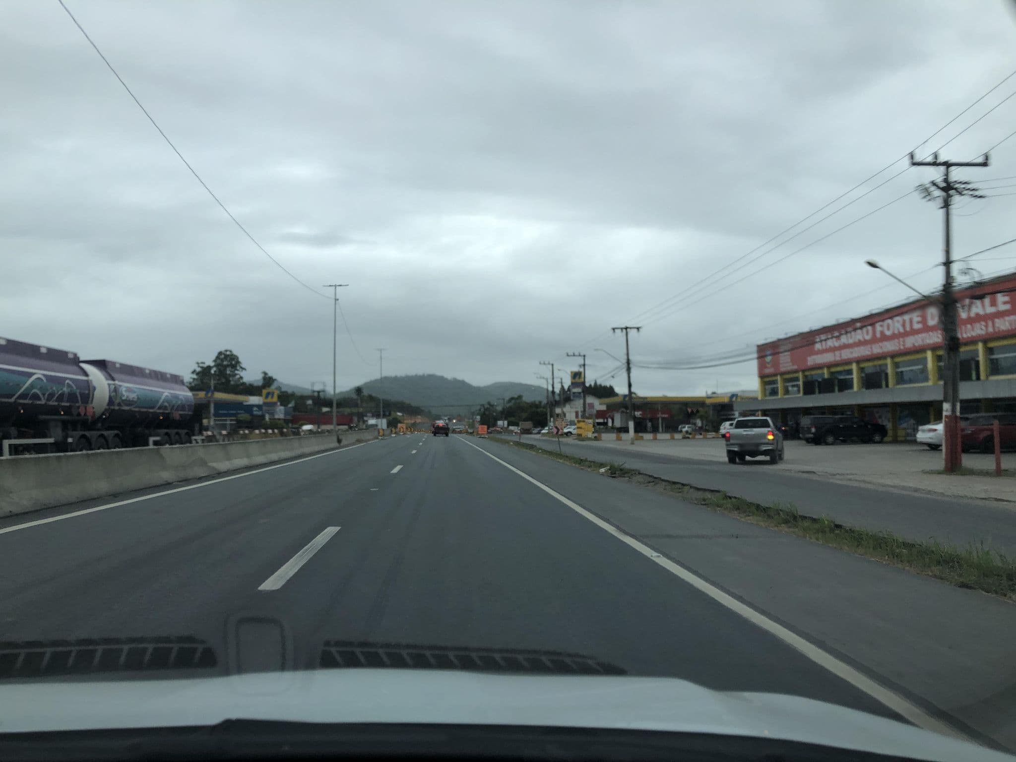 Street view near Hotel Indaial, Indaial — © alantiagofelipe (CC BY-SA · Mapillary)
