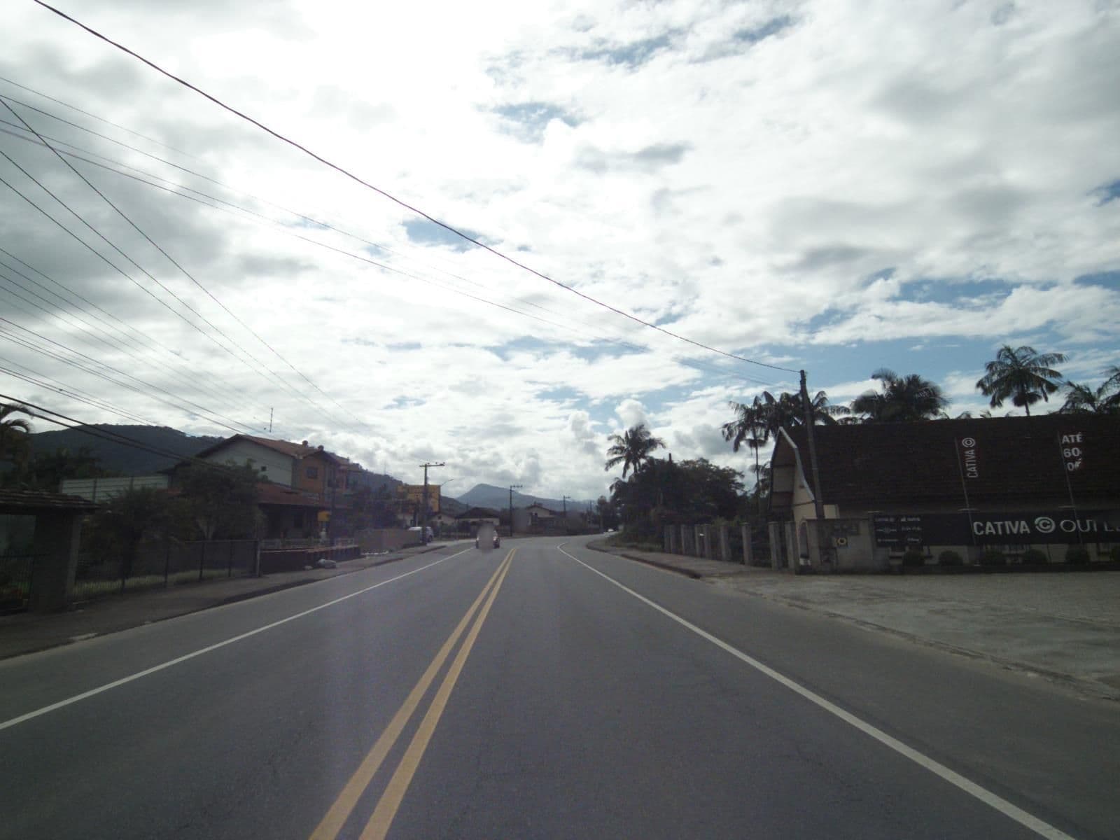 Street view near Convento Irmã Angelina - Hotel, Pomerode — © projevias (CC BY-SA · Mapillary)