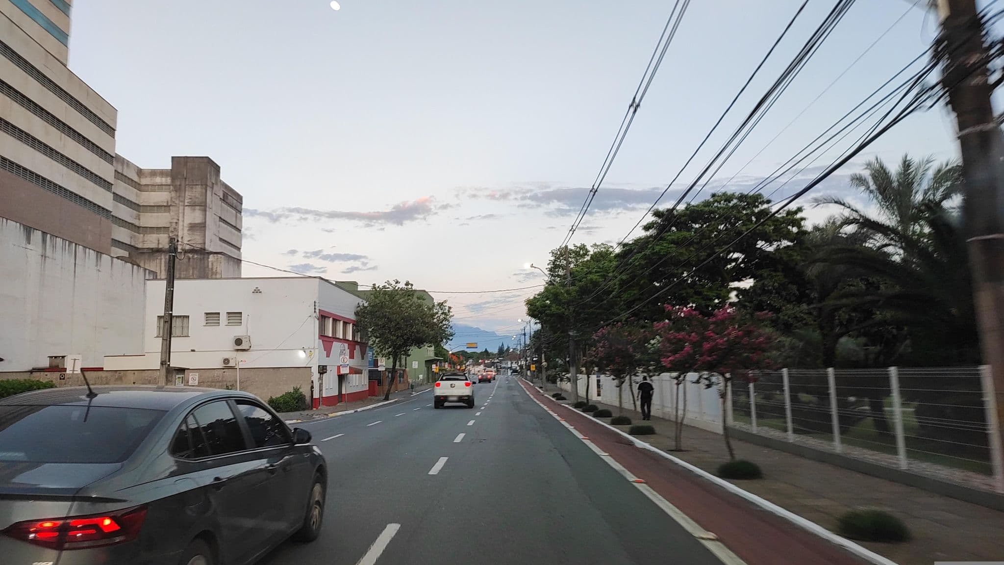 Street view near Piscina Mercure Jaraguá do Sul, Jaraguá do Sul — © diegokrein (CC BY-SA · Mapillary)