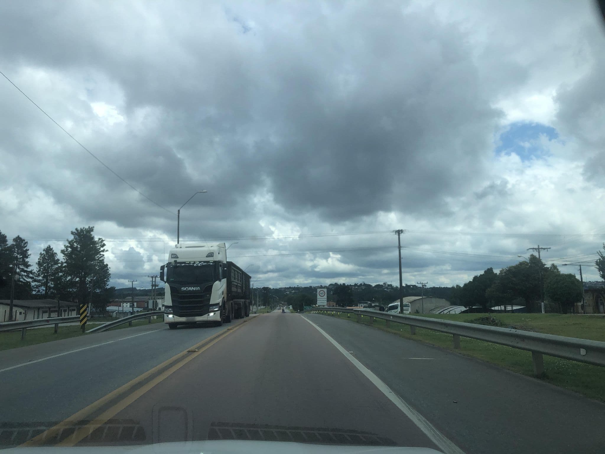 Street view near Hotel Pampas, Rio Negro — © alantiagofelipe (CC BY-SA · Mapillary)