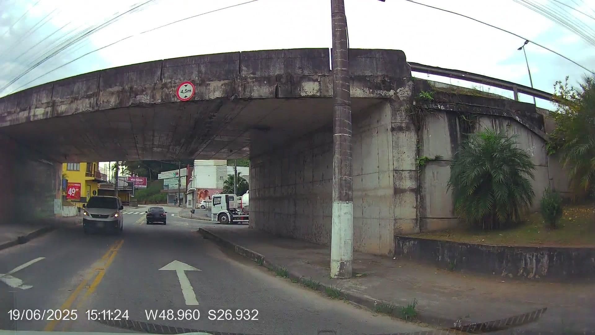 Street view near Fazzenda Park Hotel, Gaspar — © tomio (CC BY-SA · Mapillary)