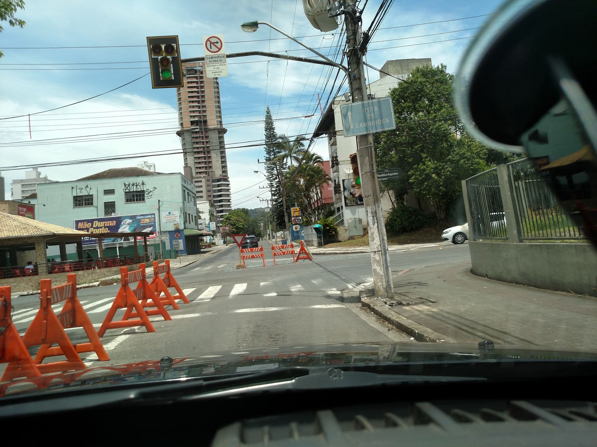 Street view near Hotel Geranium, Blumenau — © adrianojbr (CC BY-SA · Mapillary)