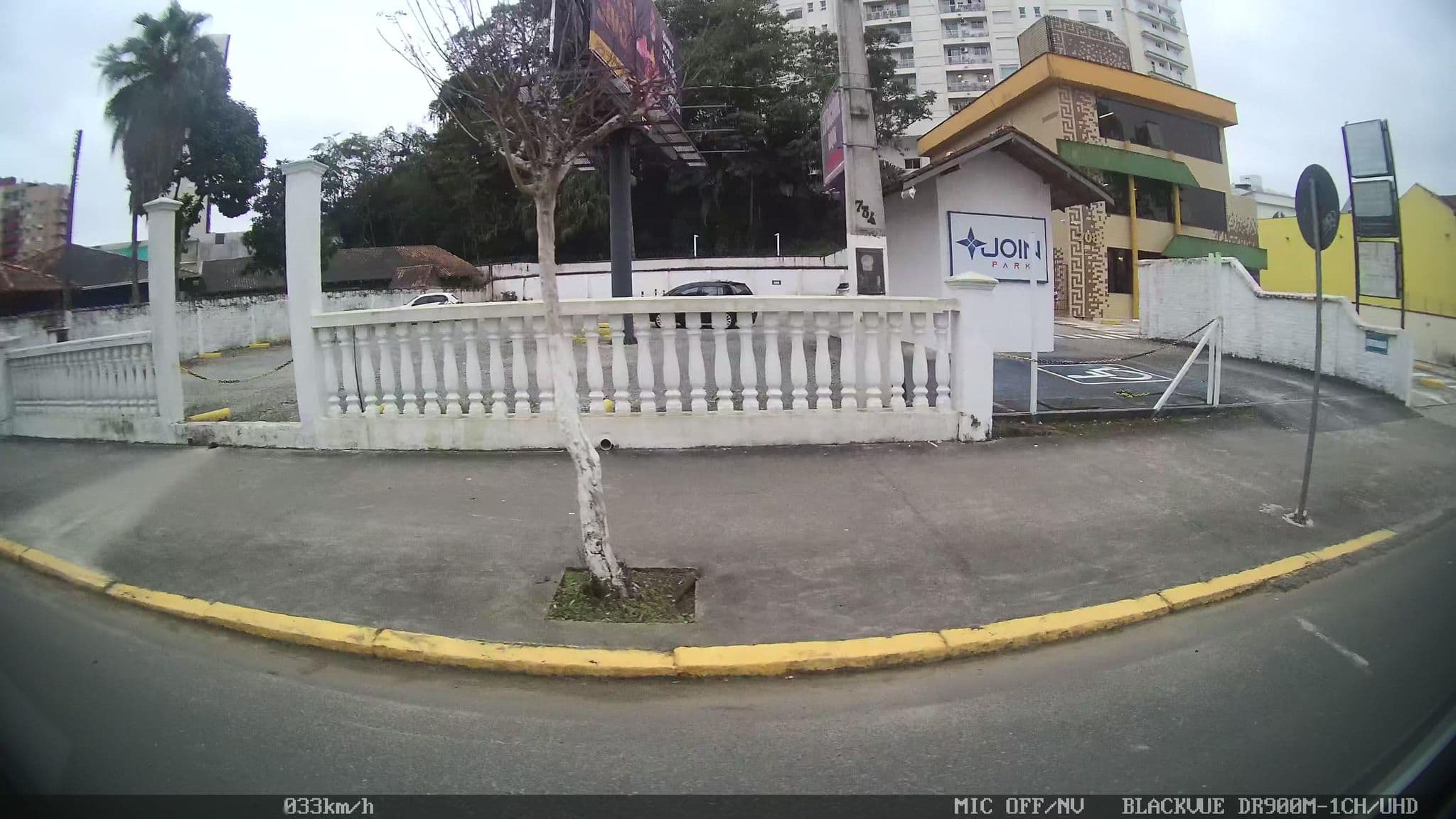 Street view near Hotel Luvemar, Joinville — © kaart5 (CC BY-SA · Mapillary)