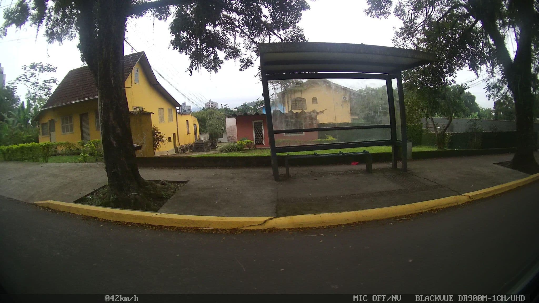 Street view near Solar Principe Hotel Executivo, Joinville — © kaart5 (CC BY-SA · Mapillary)