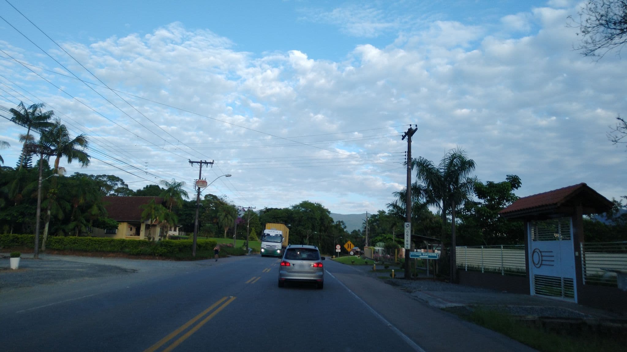 Street view near Hotel Angler-Hof, Joinville — © diegokrein (CC BY-SA · Mapillary)