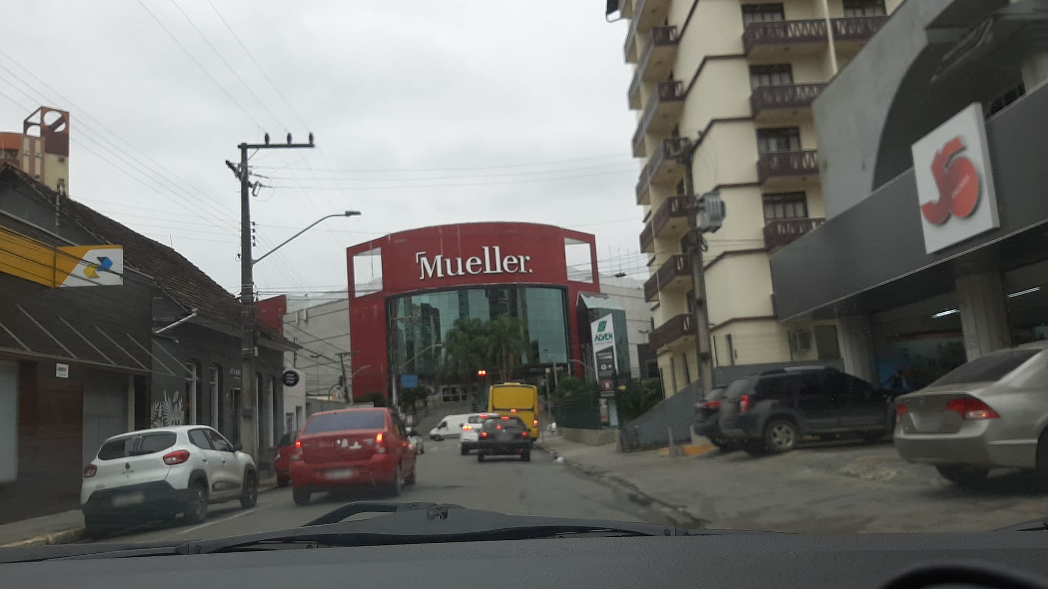 Street view near Hotel Real Ville, Joinville — © bendosepud (CC BY-SA · Mapillary)