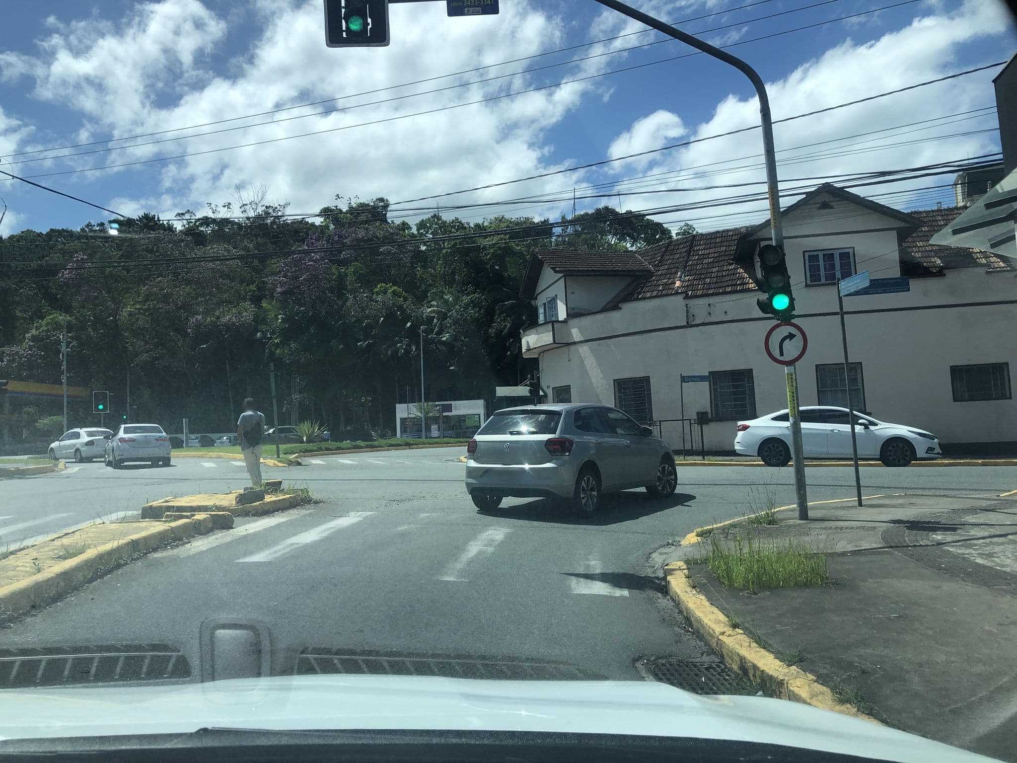 Street view near hotel paraiso, Joinville — © alantiagofelipe (CC BY-SA · Mapillary)