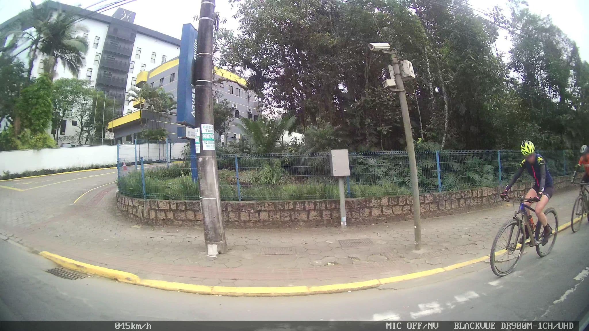 Street view near Naalt Hotel Joinville, Joinville — © kaart5 (CC BY-SA · Mapillary)