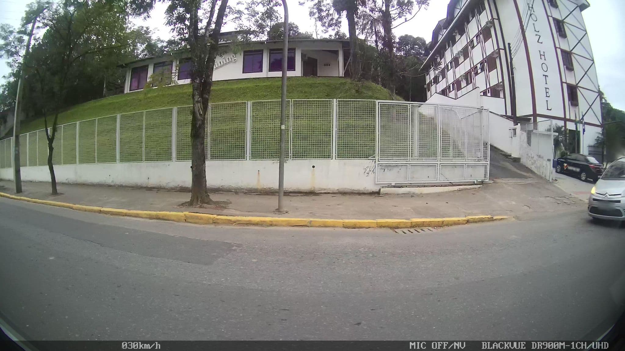Street view near Holz Hotel, Joinville — © kaart5 (CC BY-SA · Mapillary)
