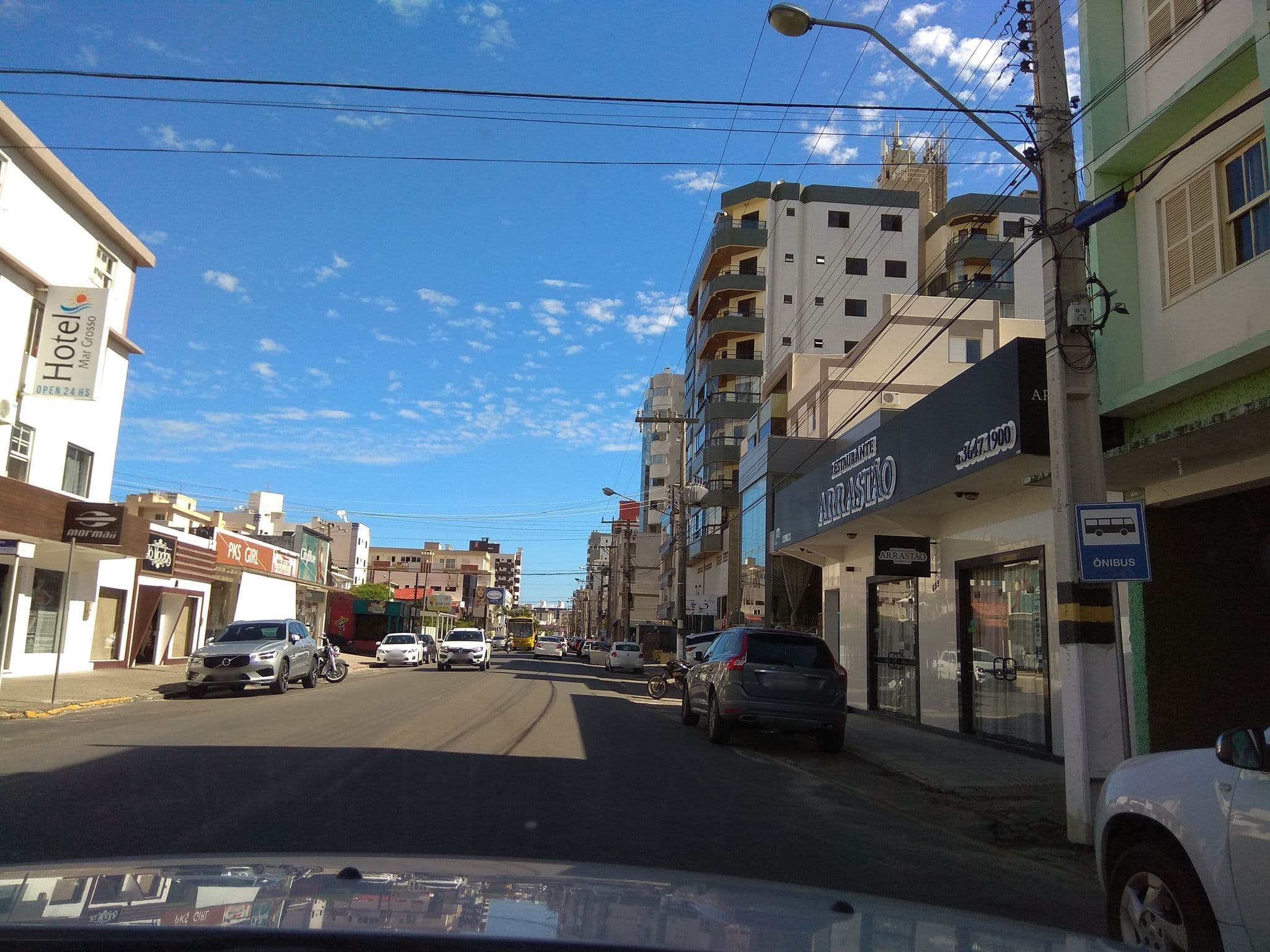 Street view near Pousada Mar Grosso, Laguna — © carlosbrys (CC BY-SA · Mapillary)