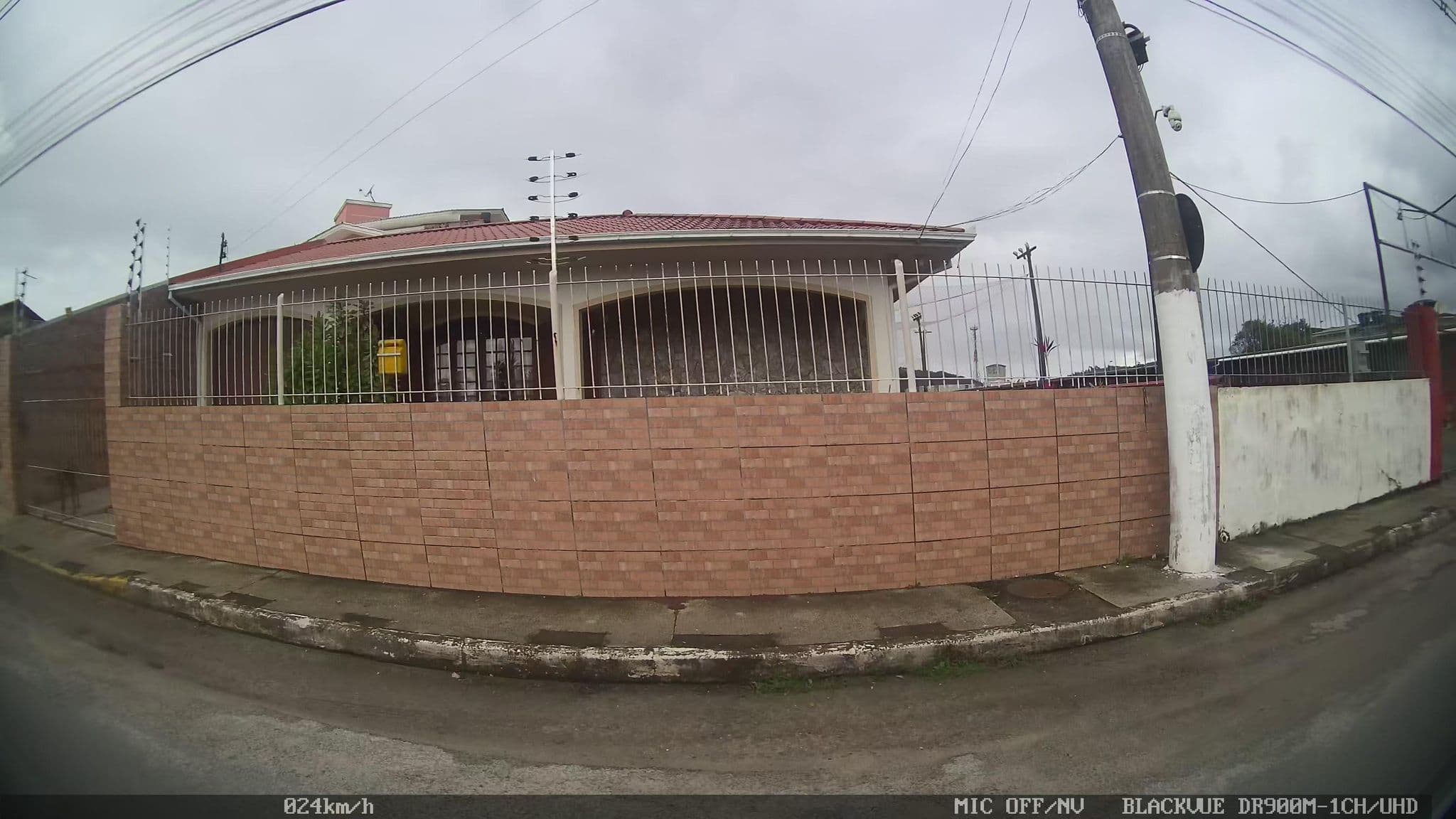 Street view near Catarina Pousada & Cafe, Biguaçu — © kaart5 (CC BY-SA · Mapillary)