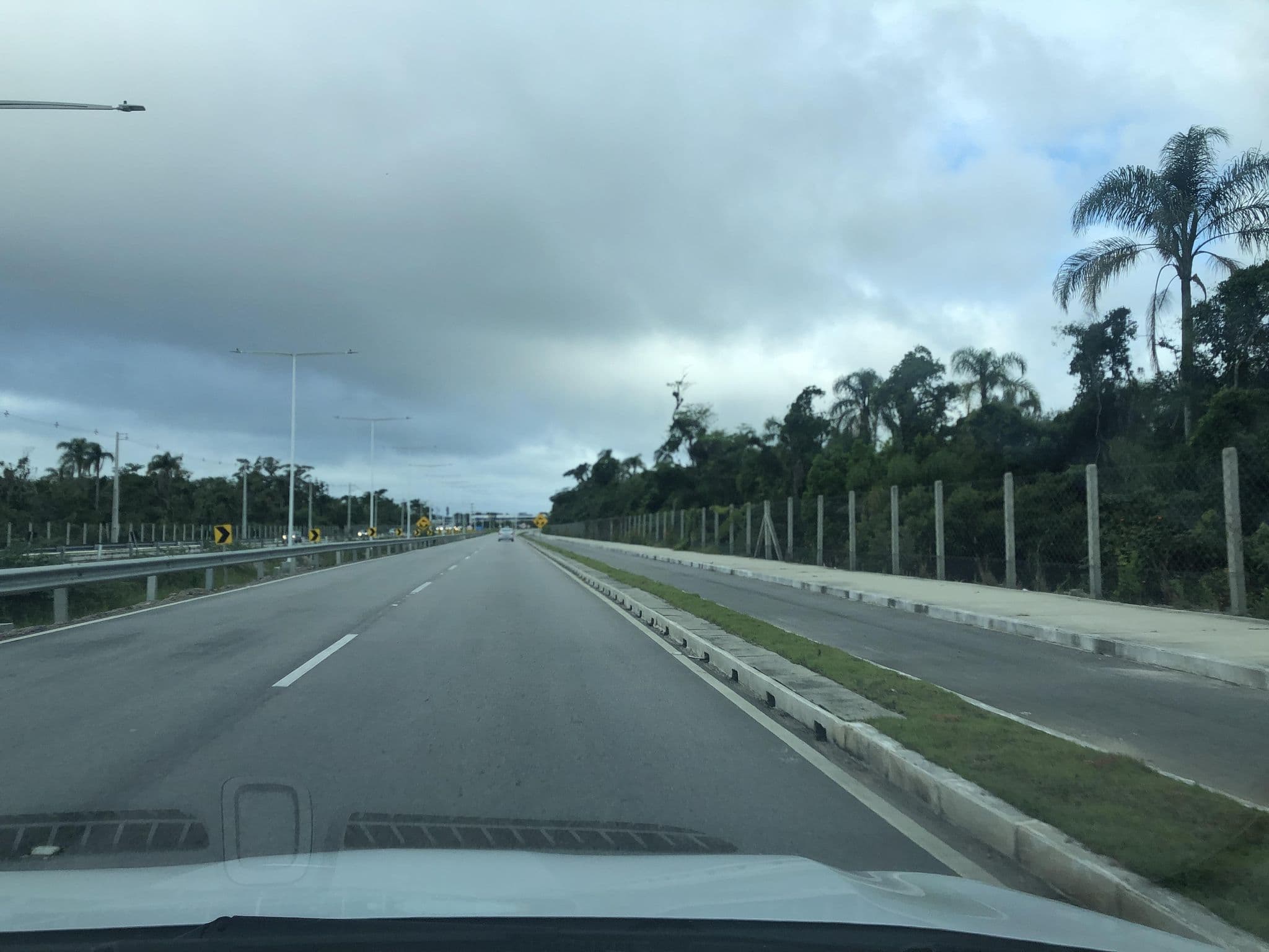 Street view near Santa Catarina, Ribeirão da Ilha — © alantiagofelipe (CC BY-SA · Mapillary)