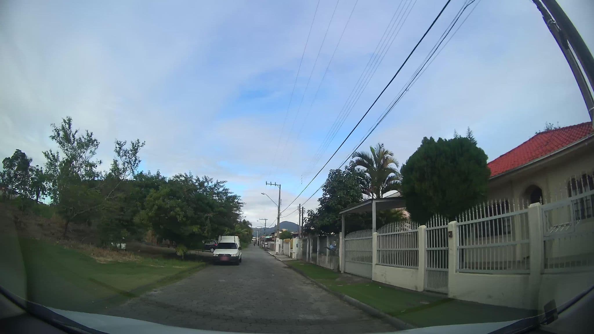 Street view near Quarto Feminino Proximo ao Aeroporto de Floripa, Carianos — © marciosampaio (CC BY-SA · Mapillary)