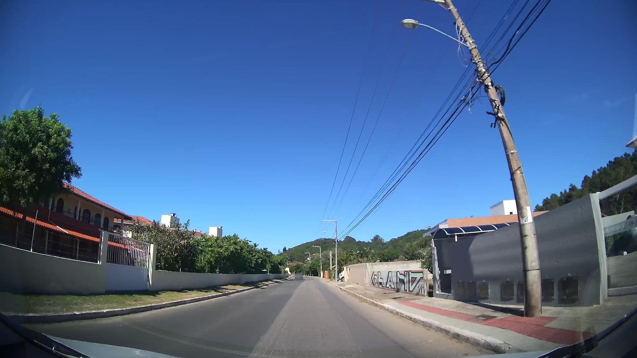 Street view near Hostel da Heloisa, Ribeirão da Ilha — © marciosampaio (CC BY-SA · Mapillary)