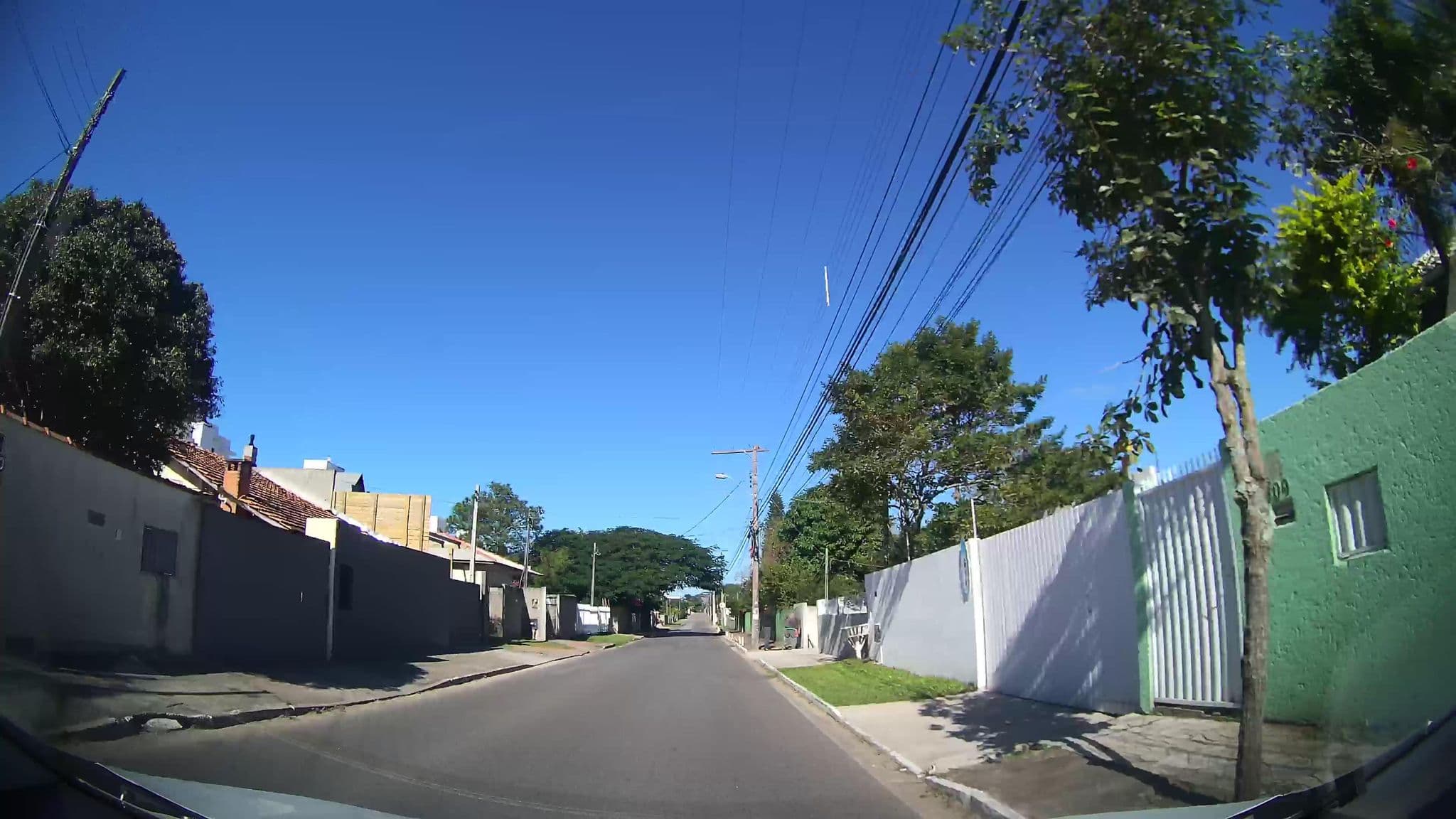 Street view near Vento Sul Hostel, Ribeirão da Ilha — © marciosampaio (CC BY-SA · Mapillary)