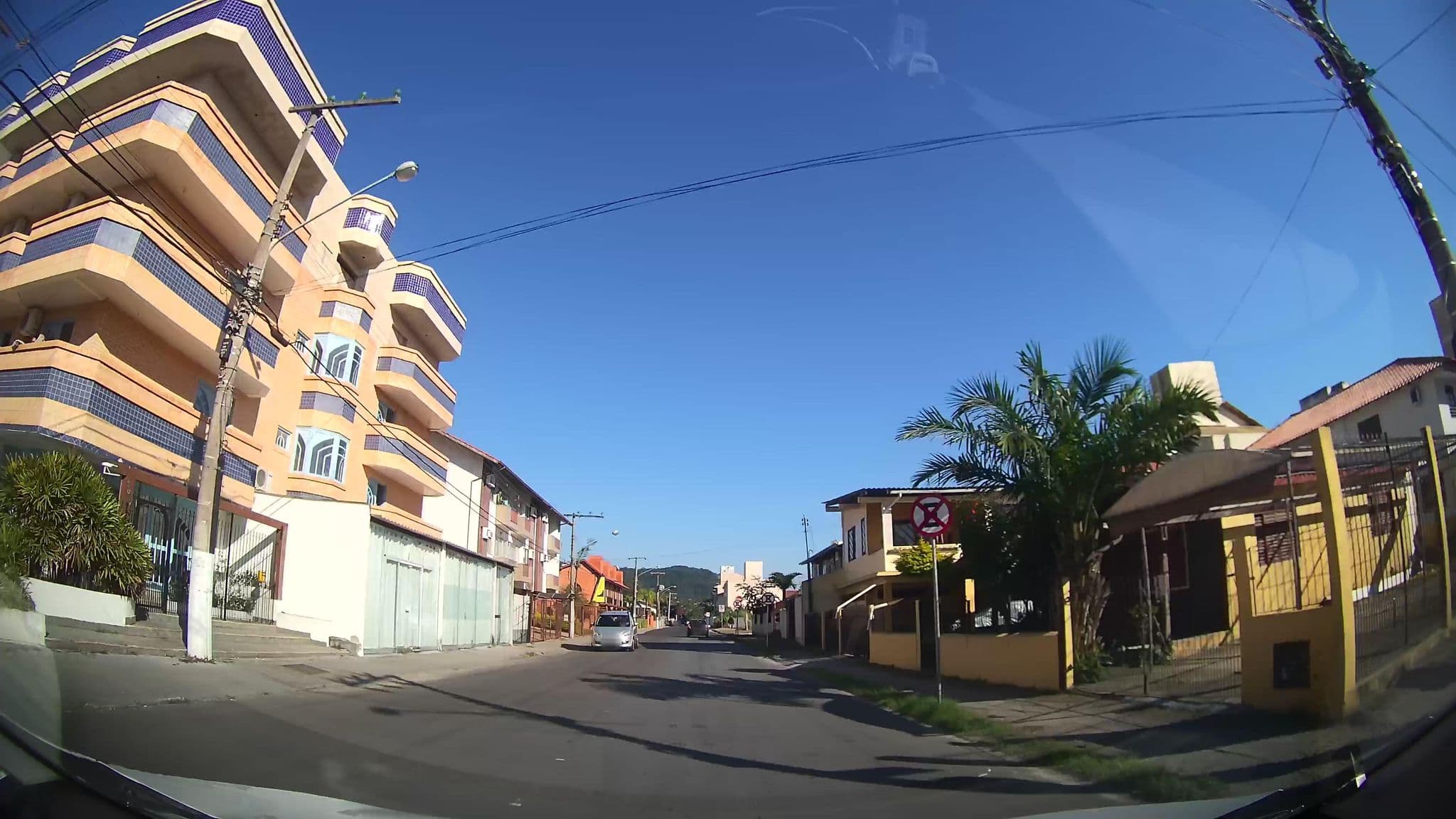 Street view near Hotel Flor de Liz - canasvieiras, Governador Celso Ramos — © marciosampaio (CC BY-SA · Mapillary)