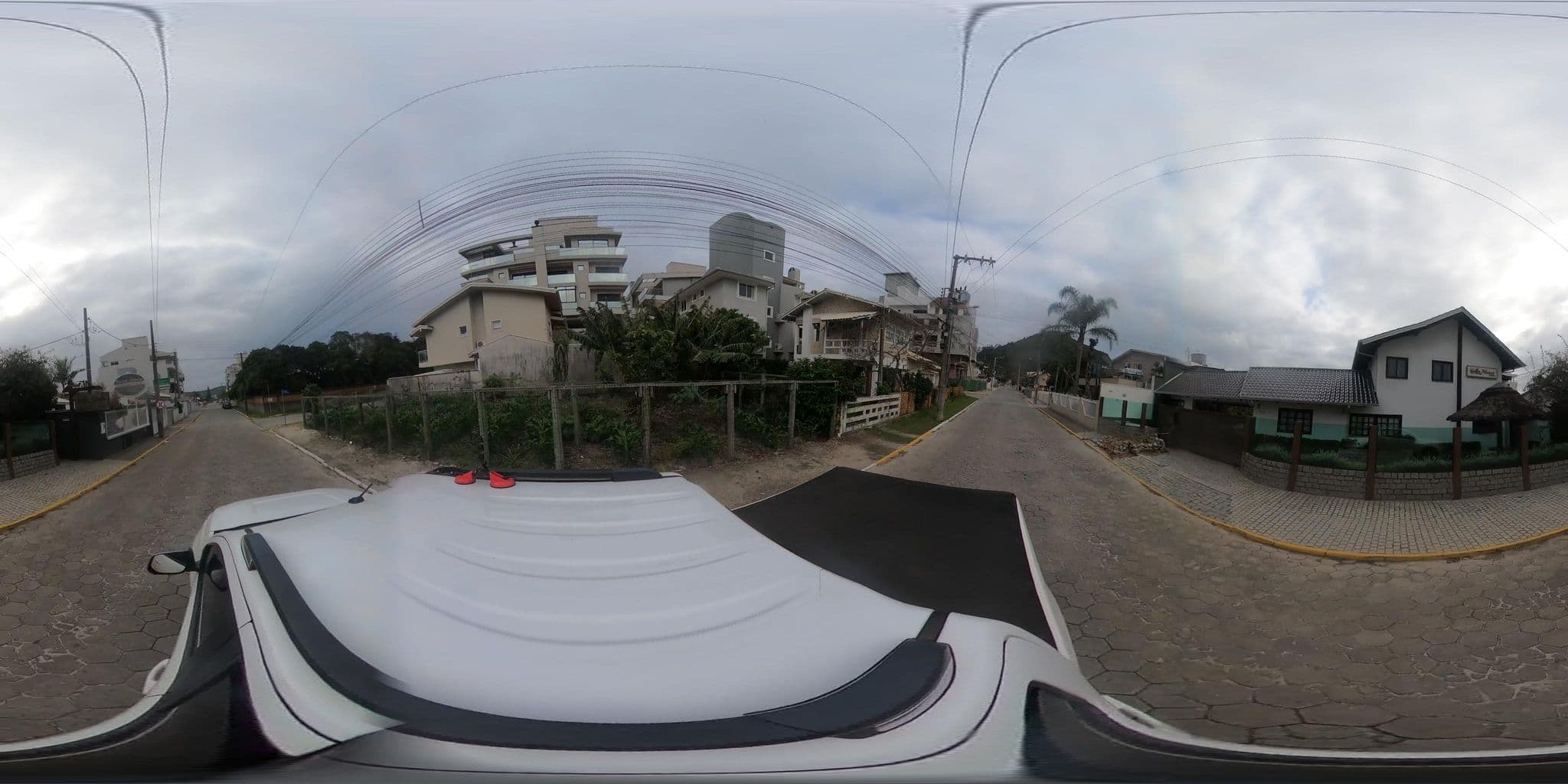 Street view near Ala Moana Pousada, Bombinhas — © jaderbavaresco (CC BY-SA · Mapillary)