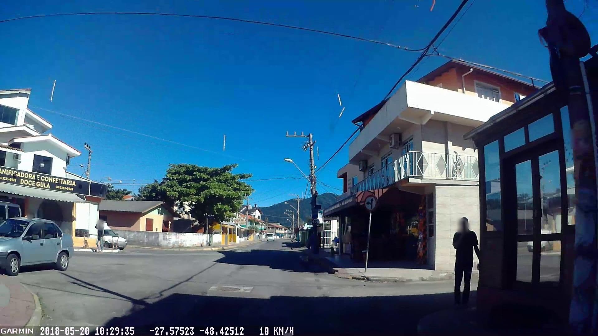 Street view near Aloha Hostel da Barra, Lagoa — © tomio (CC BY-SA · Mapillary)