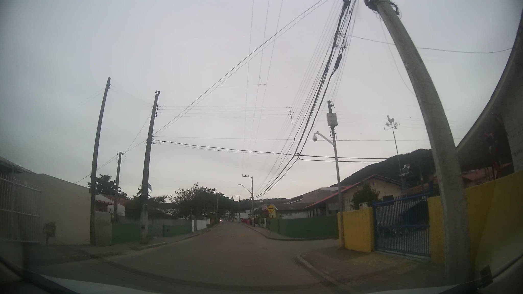 Street view near Quarto compartilhado, suite ou casa acolhedora no Sambaqui, Morro da Cruz — © marciosampaio (CC BY-SA · Mapillary)