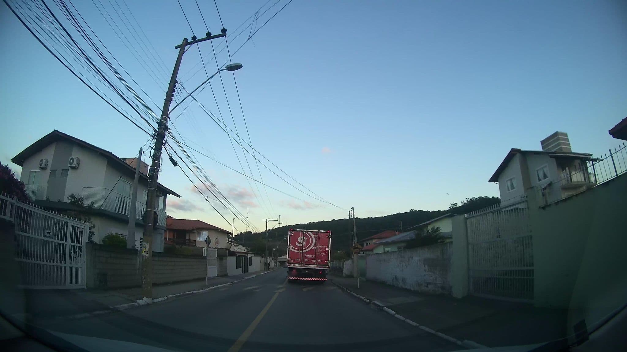 Street view near Castelmar Hotel, Itacorubi — © marciosampaio (CC BY-SA · Mapillary)