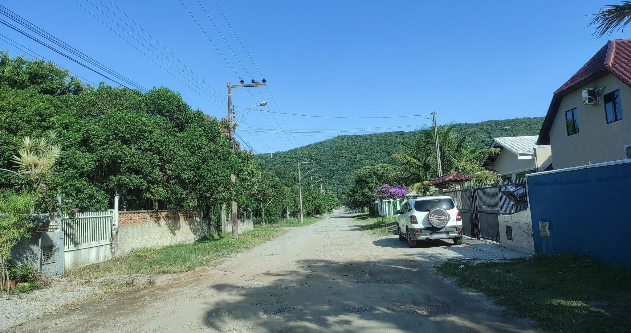 Street view near Mirante das Galés, Bombinhas — © diegokrein (CC BY-SA · Mapillary)