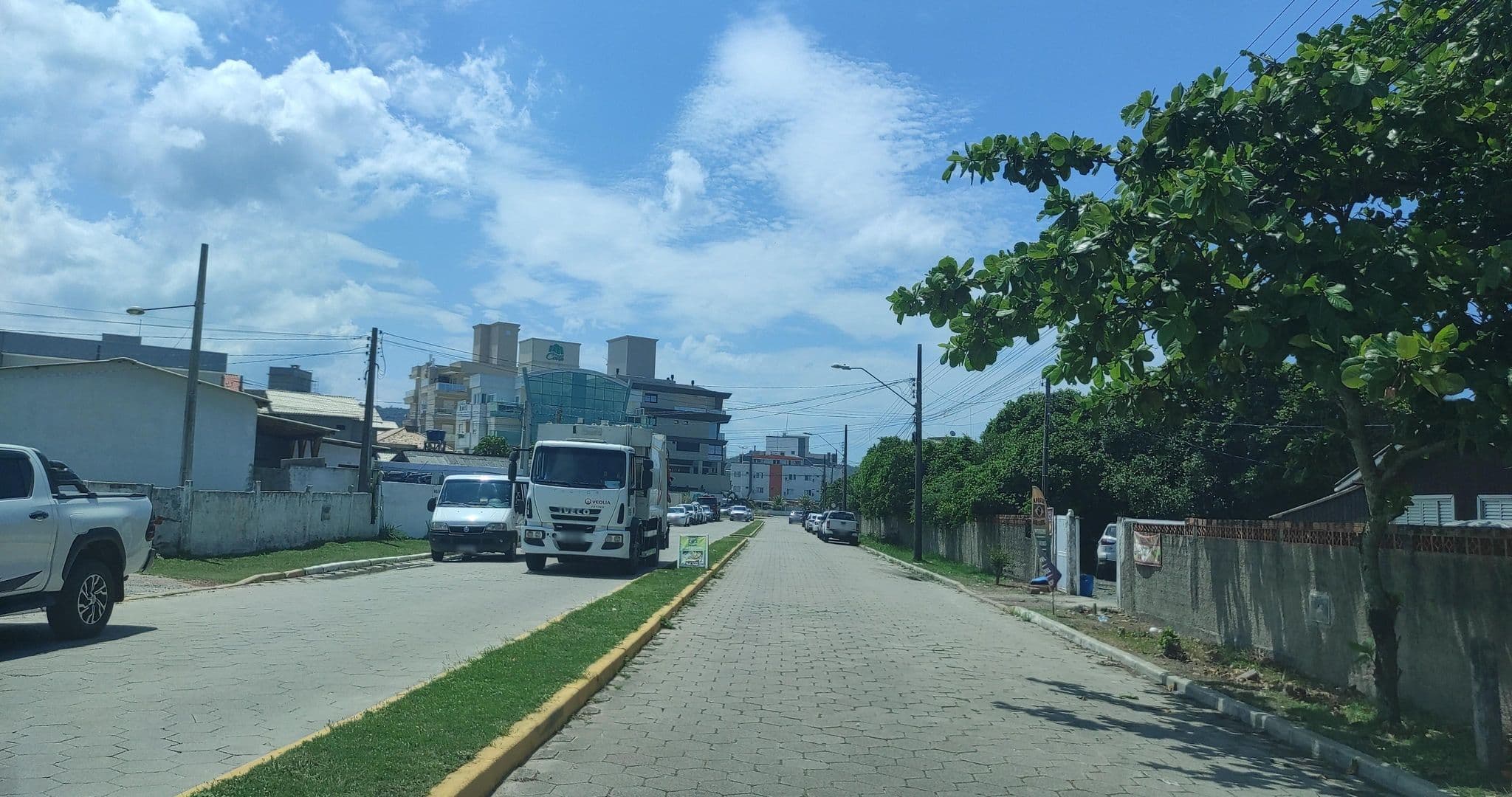 Street view near Teimosa Mariscal, Bombinhas — © diegokrein (CC BY-SA · Mapillary)