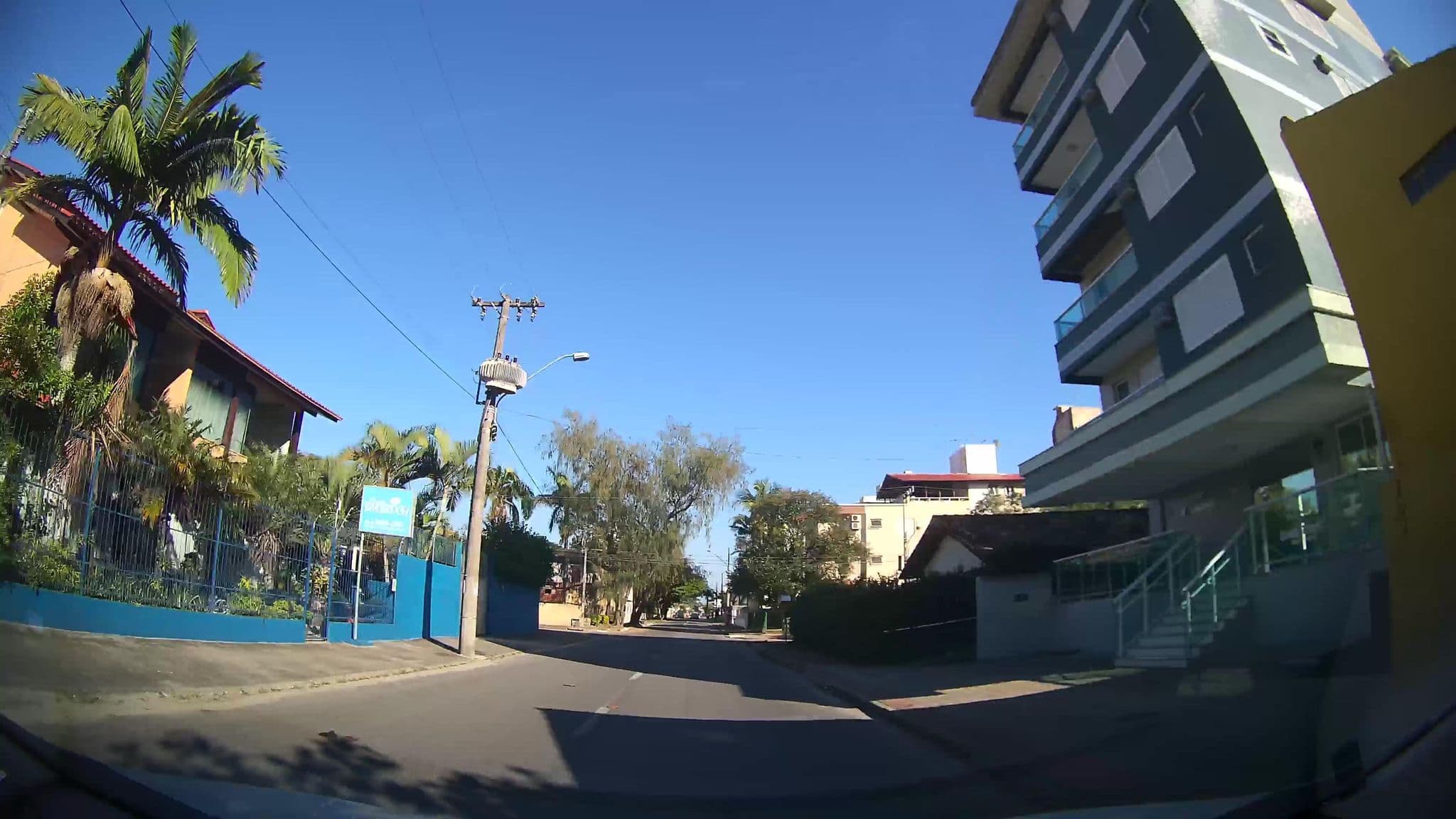 Street view near Pousada Rainha do Mar, Governador Celso Ramos — © marciosampaio (CC BY-SA · Mapillary)