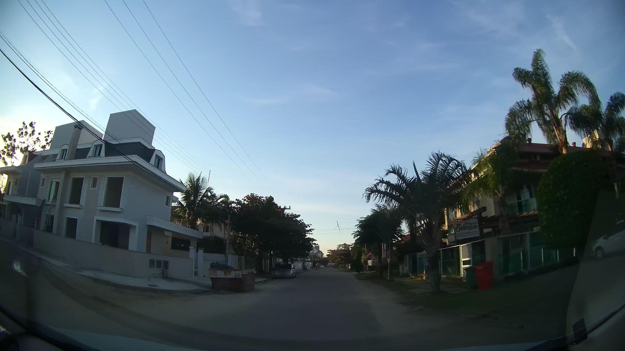 Street view near Carijós Guest House, Itacorubi — © marciosampaio (CC BY-SA · Mapillary)