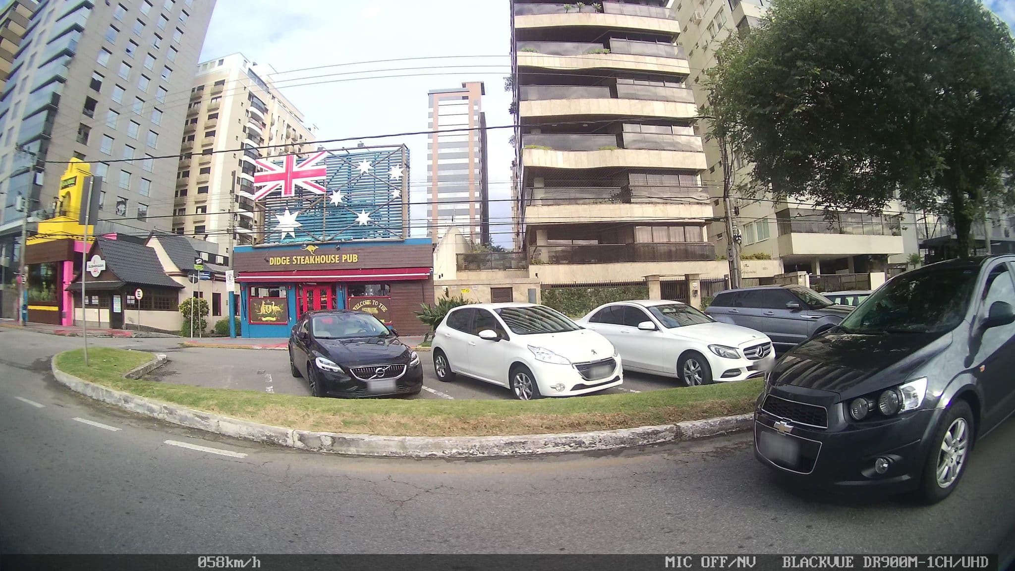 Street view near Piscina do Sofitel, Florianópolis — © kaart5 (CC BY-SA · Mapillary)