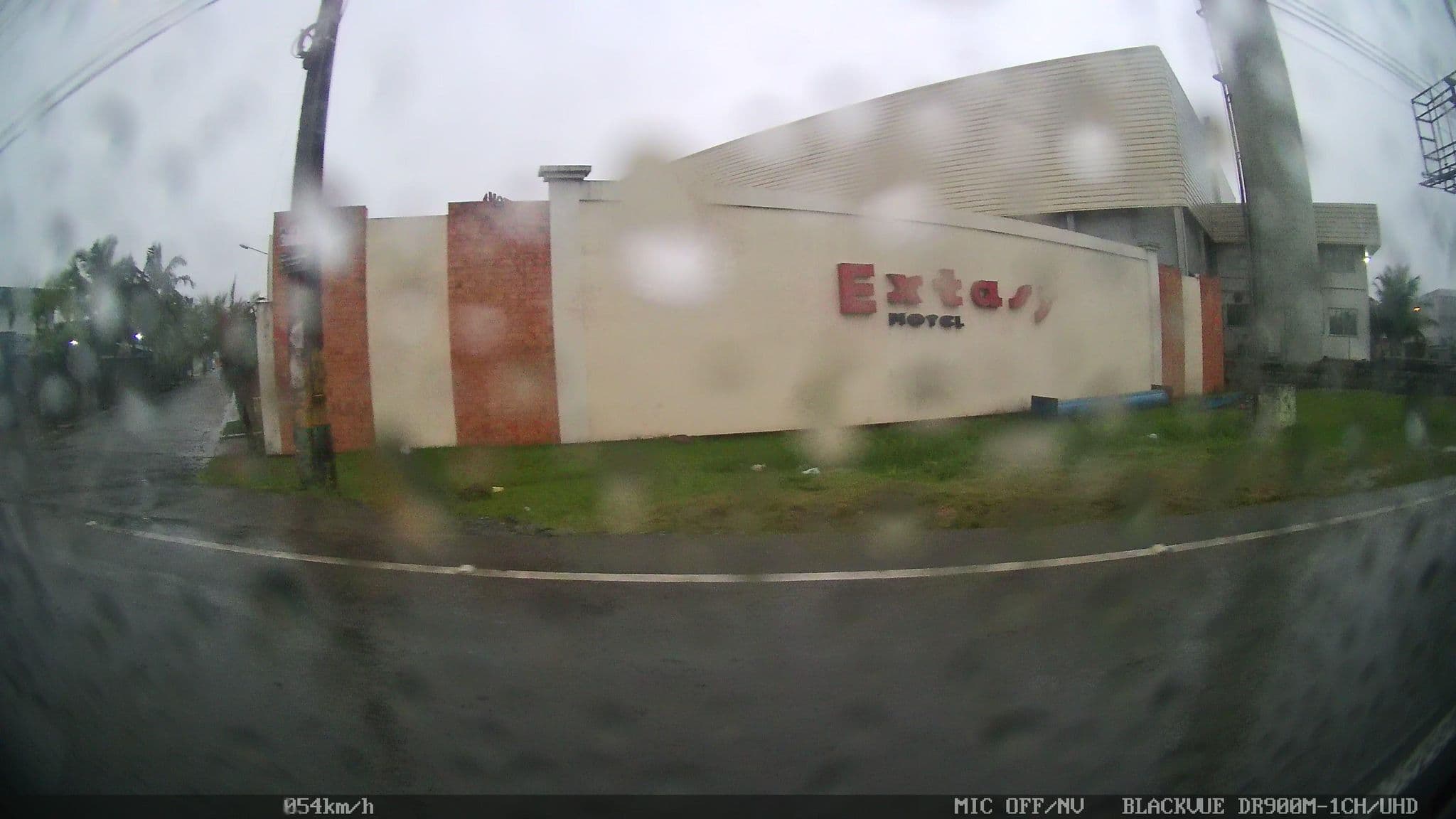 Street view near Extasy Motel, Navegantes — © kaart5 (CC BY-SA · Mapillary)