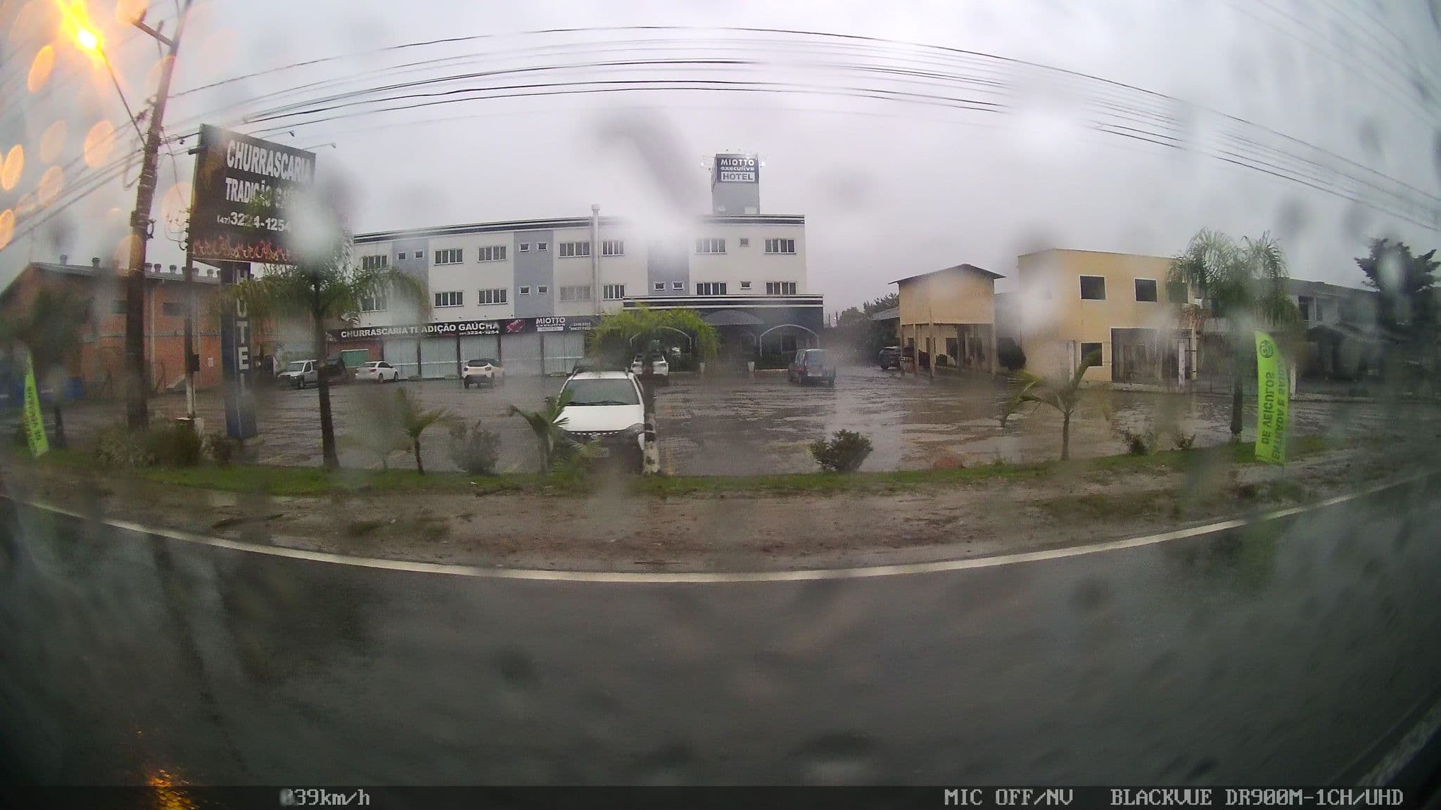 Street view near Hotel Miotto, Navegantes — © kaart5 (CC BY-SA · Mapillary)