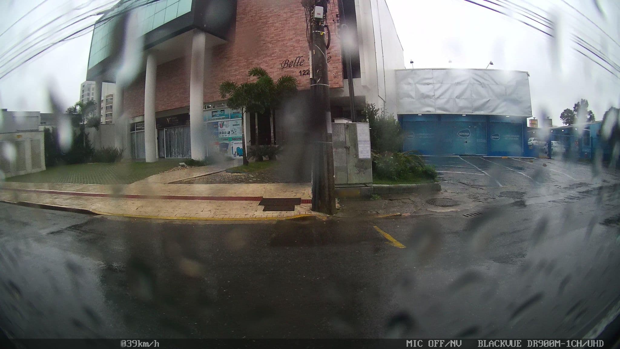 Street view near Pousada Leste Oeste, Itajaí — © kaart5 (CC BY-SA · Mapillary)