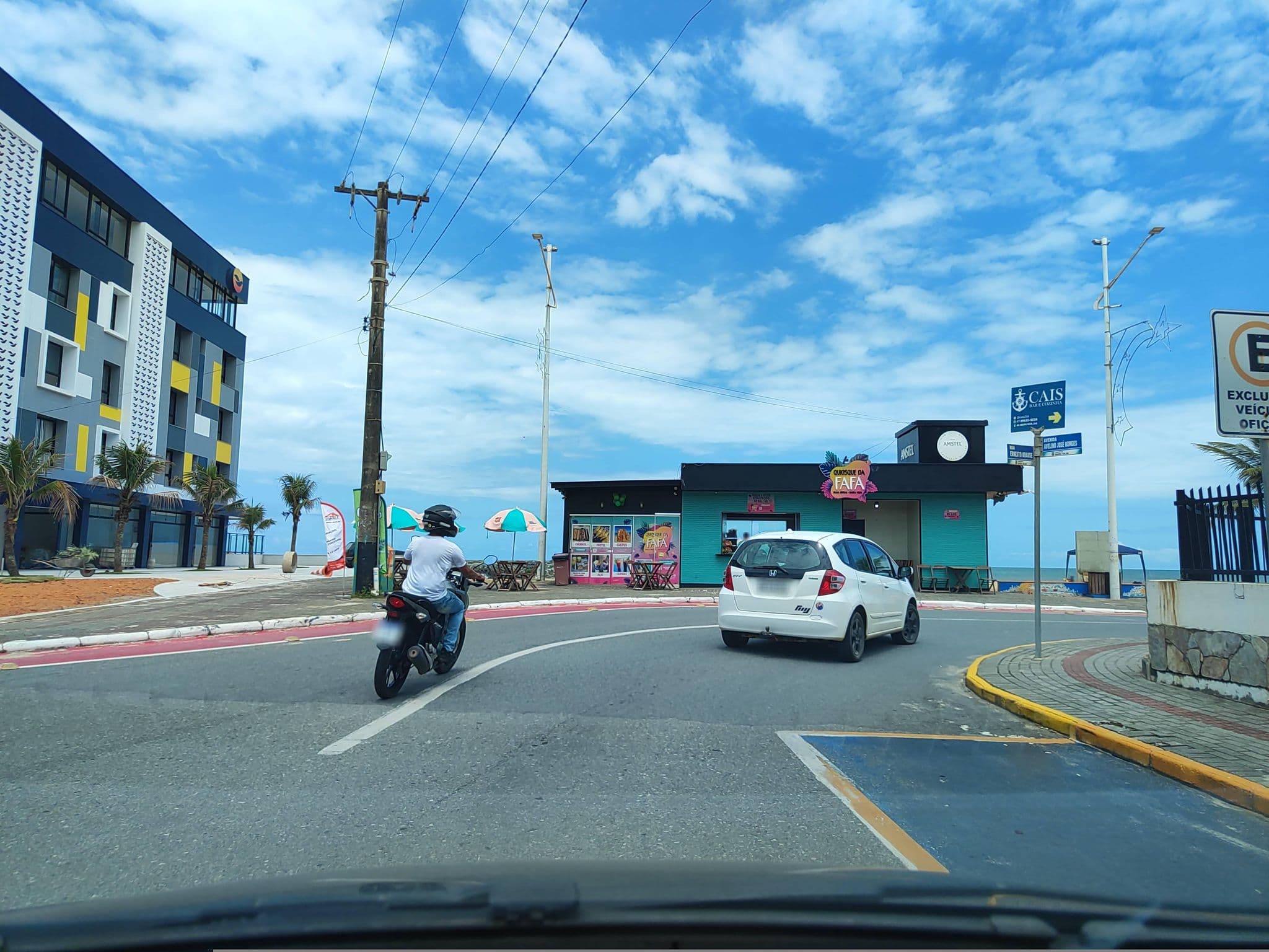 Street view near Bela Vista Hotel - Candeias, Barra Velha — © guilhermebelegante (CC BY-SA · Mapillary)