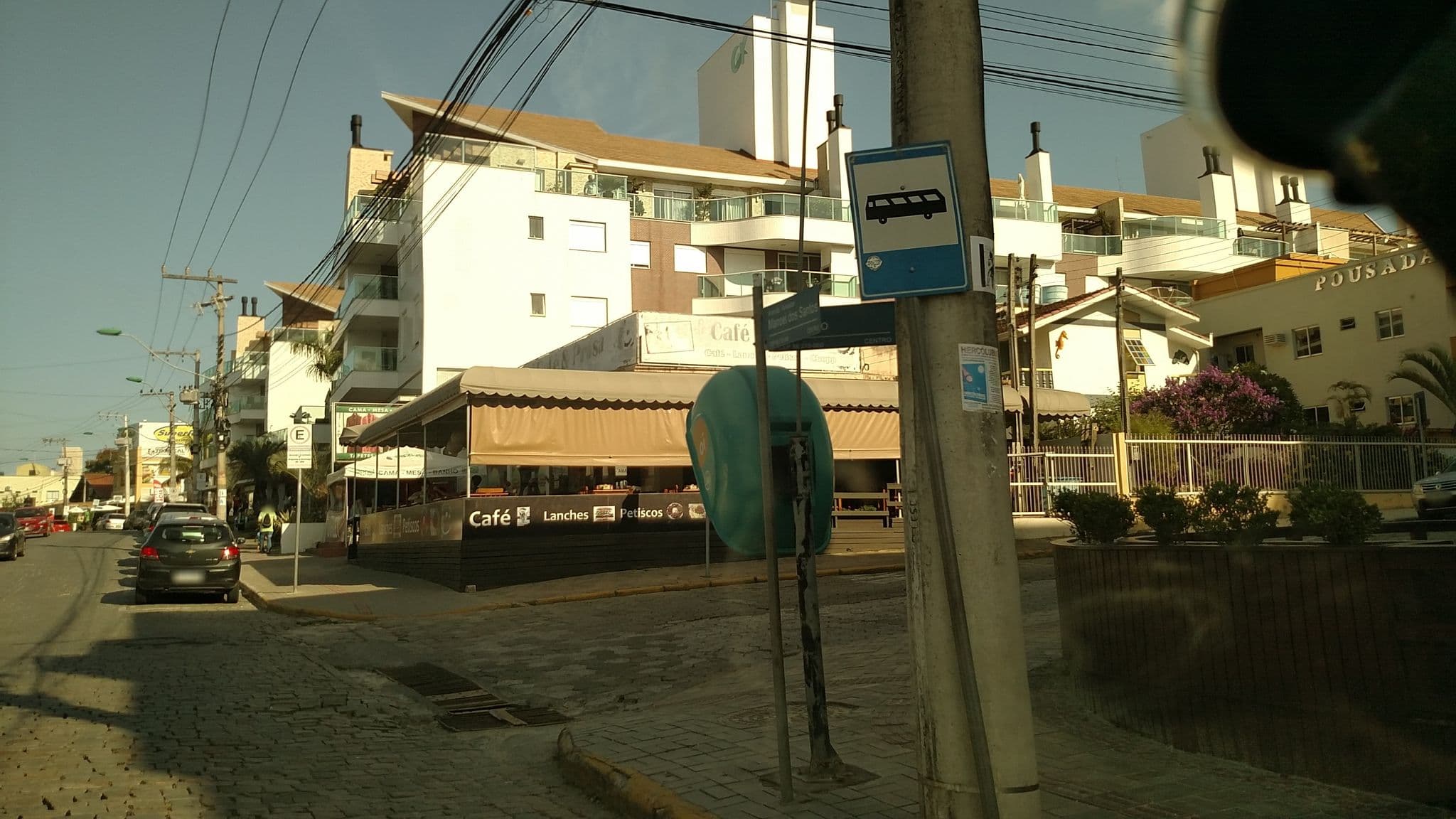 Street view near Pousada Acapulco - Bombinhas - SC, Bombinhas — © poeiradasestrelas (CC BY-SA · Mapillary)