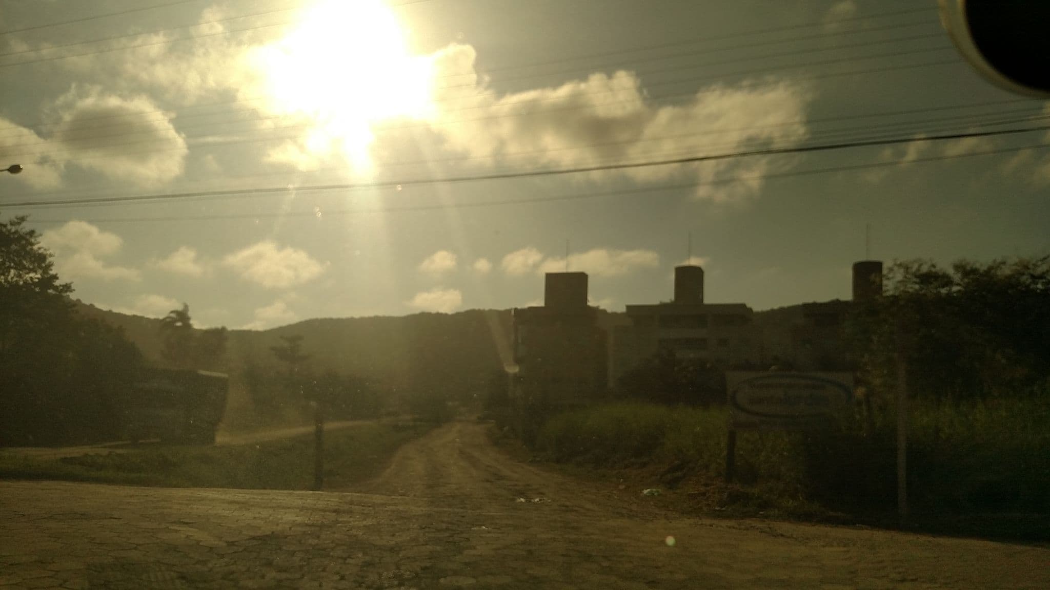 Street view near Pousada Martim Pescador, Bombinhas — © poeiradasestrelas (CC BY-SA · Mapillary)