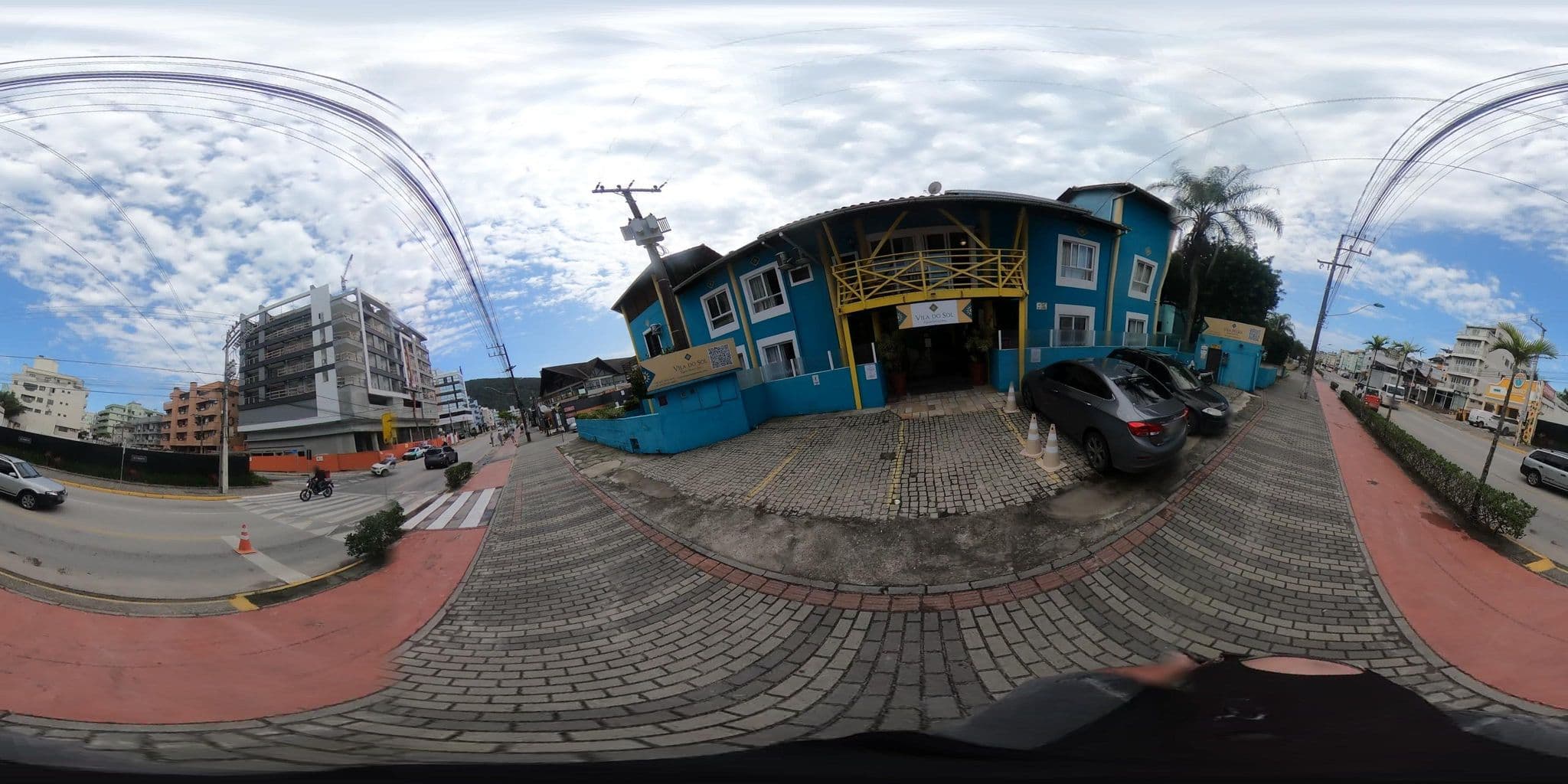 Street view near Apart Hotel Vila do Sol, Bombinhas — © jaderbavaresco (CC BY-SA · Mapillary)
