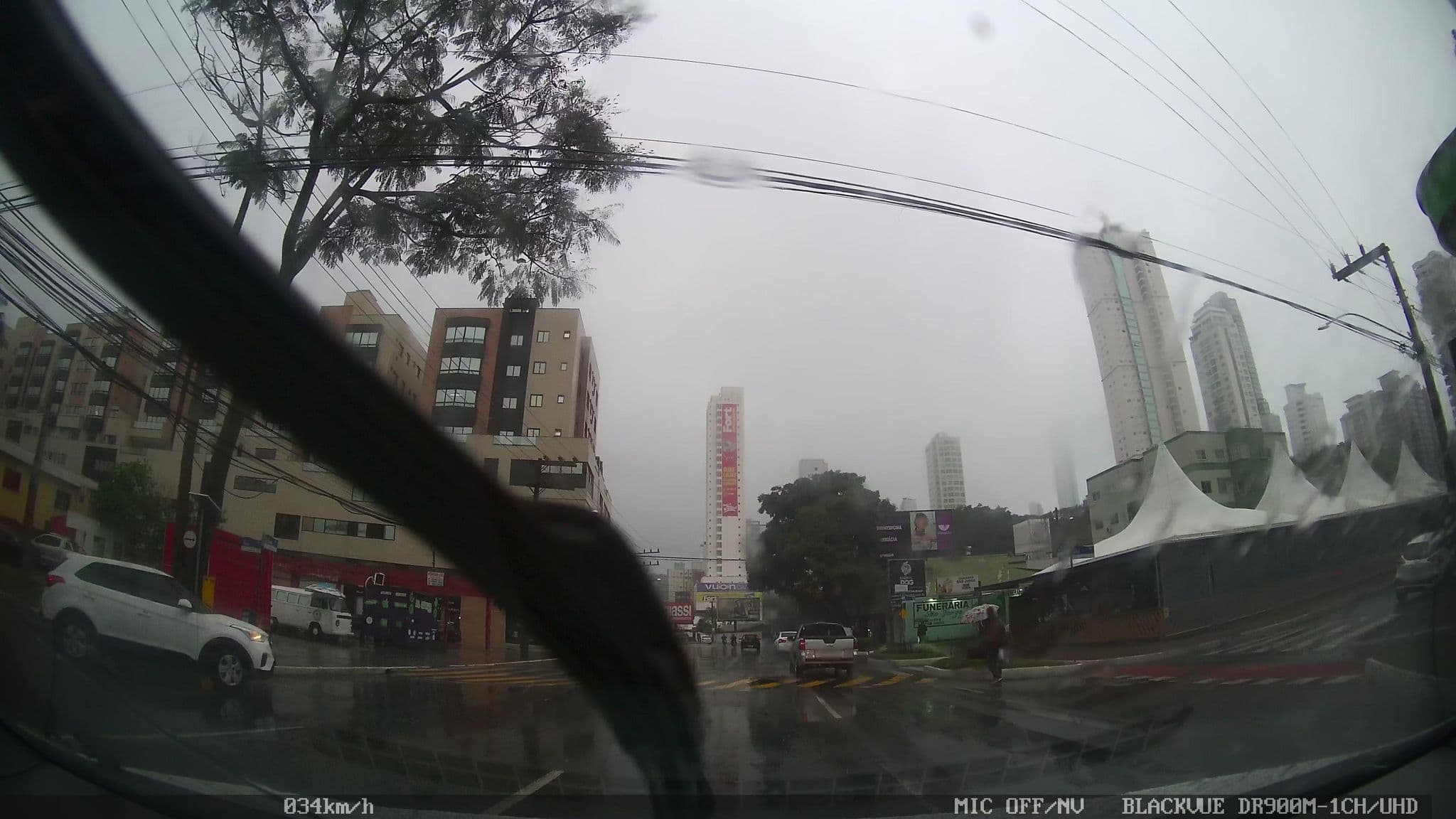 Street view near Hotel H, Balneário Camboriú — © kaart5 (CC BY-SA · Mapillary)