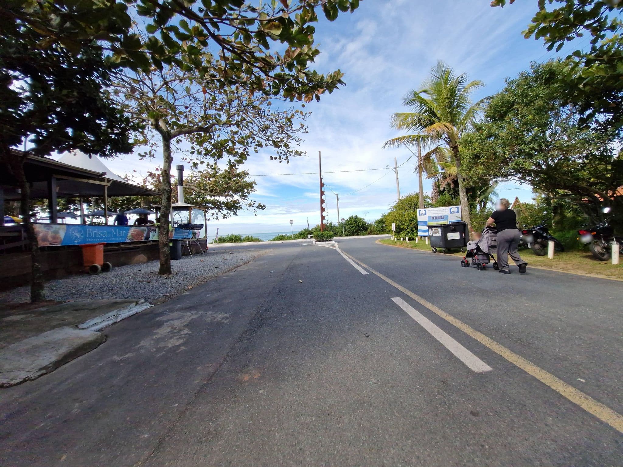 Street view near Pousada Oce'Anas - Praia de Estaleiro, Itapema — © ags1968 (CC BY-SA · Mapillary)