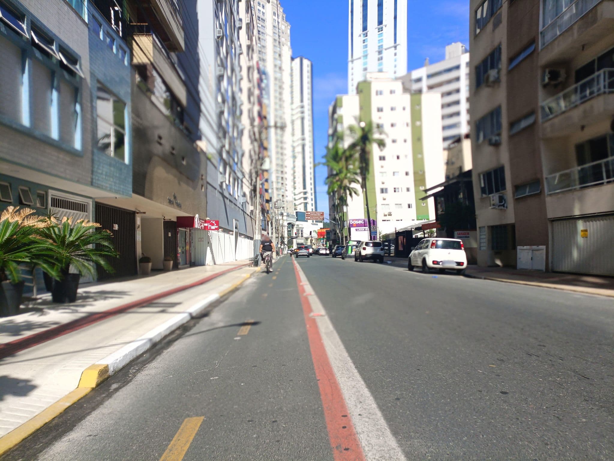 Street view near Pousada Verdes Mares, Balneário Camboriú — © ags1968 (CC BY-SA · Mapillary)