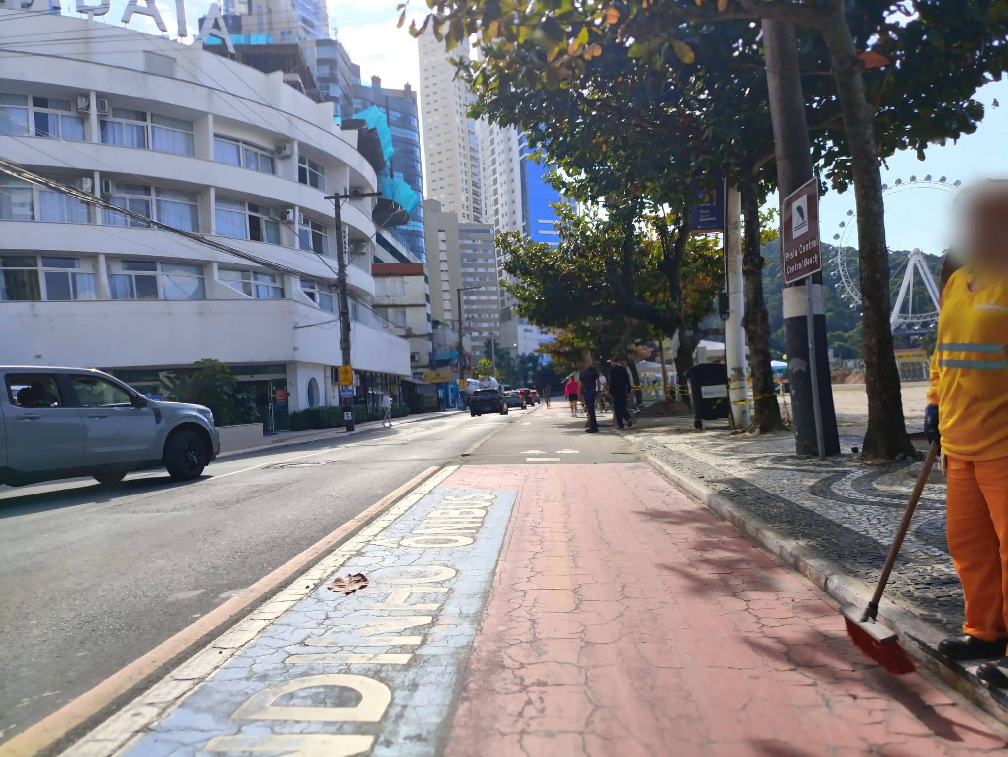 Street view near Auditório Marambaia hotel, Balneário Camboriú — © ags1968 (CC BY-SA · Mapillary)
