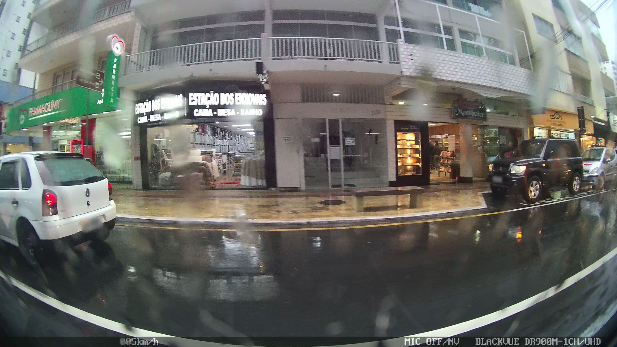 Street view near Hotel Master, Balneário Camboriú — © kaart5 (CC BY-SA · Mapillary)