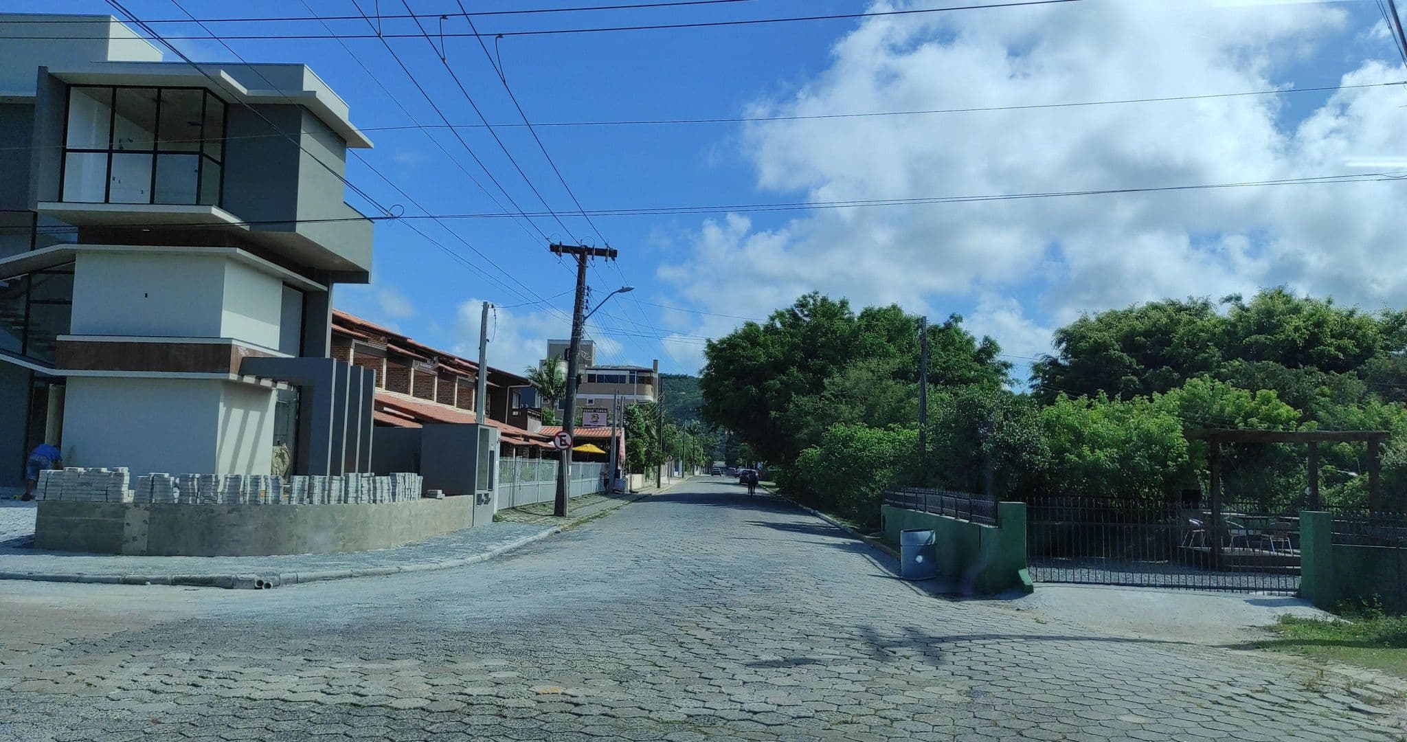 Street view near Morada de Praia, Bombinhas — © diegokrein (CC BY-SA · Mapillary)