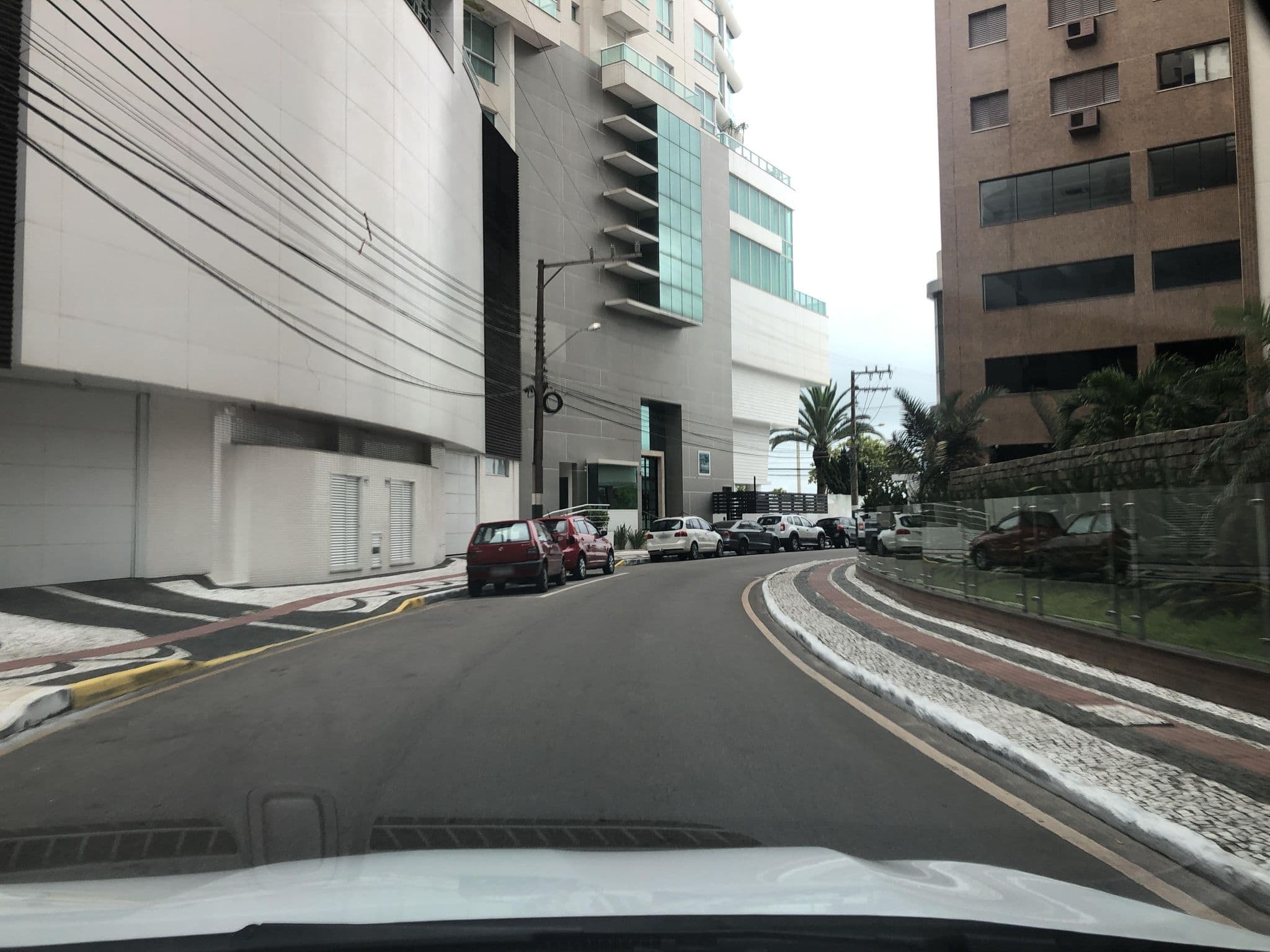 Street view near Hostel Schossland & Schmalkaden, Balneário Camboriú — © alantiagofelipe (CC BY-SA · Mapillary)
